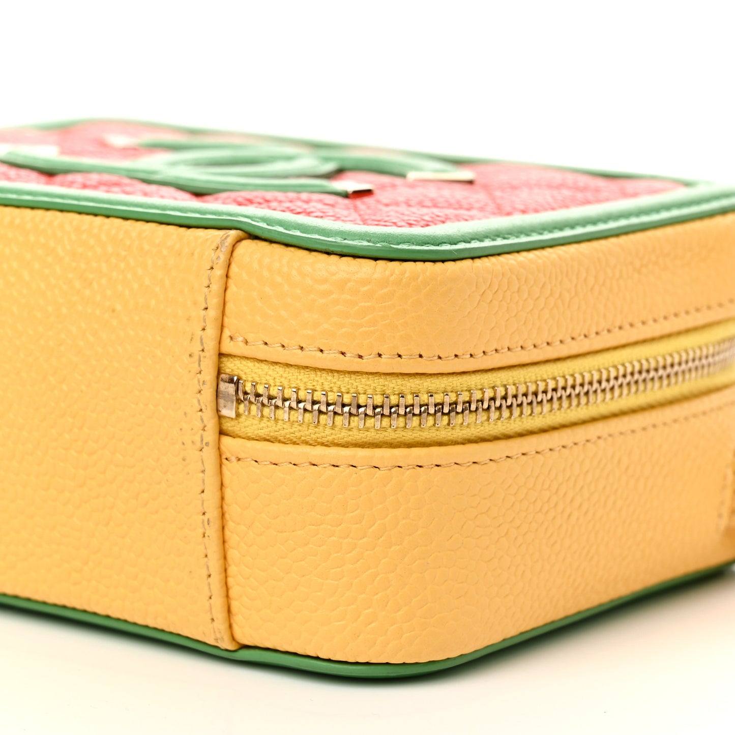 Caviar Quilted Filigree Vanity Clutch With Chain Multicolor