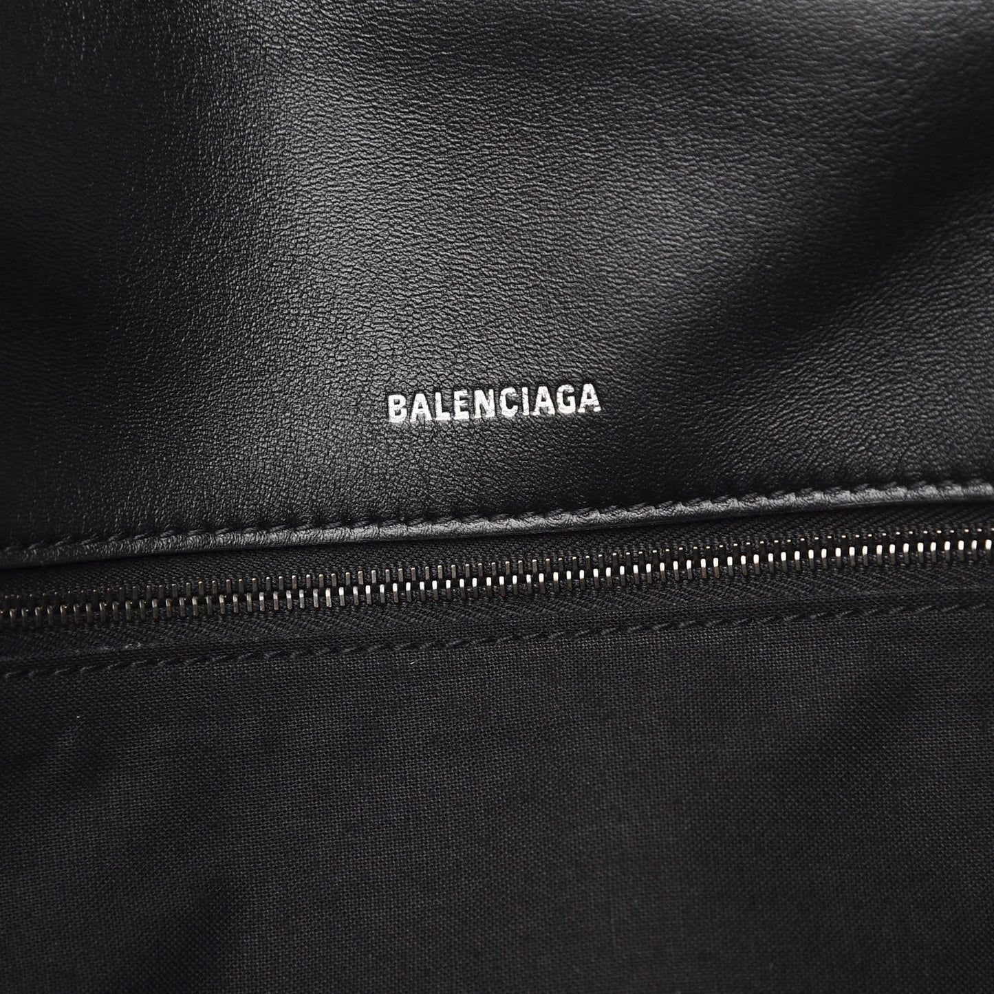 Nappa Calfskin Quilted Touch B Clutch Bag Black