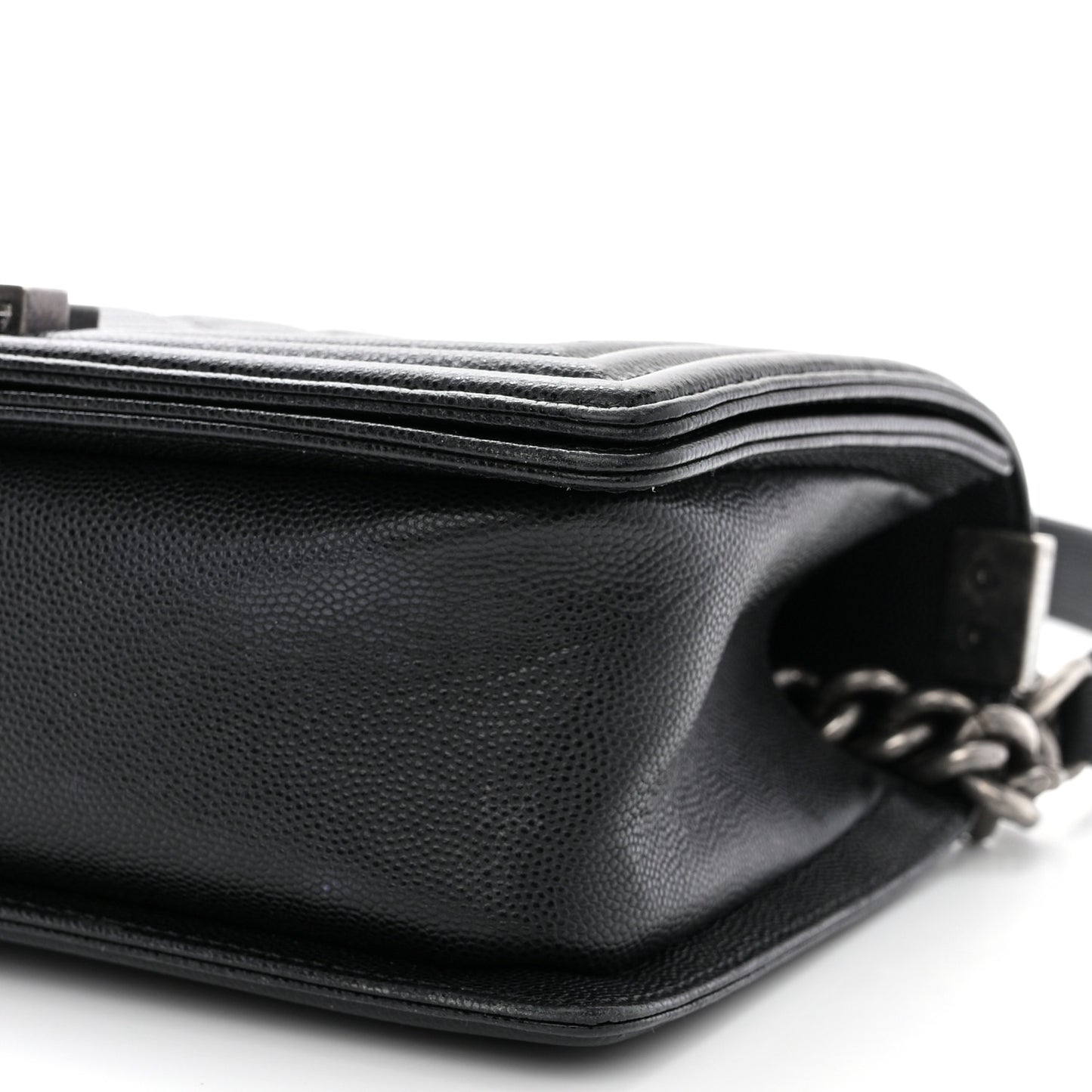 Caviar Quilted Medium Boy Flap Black