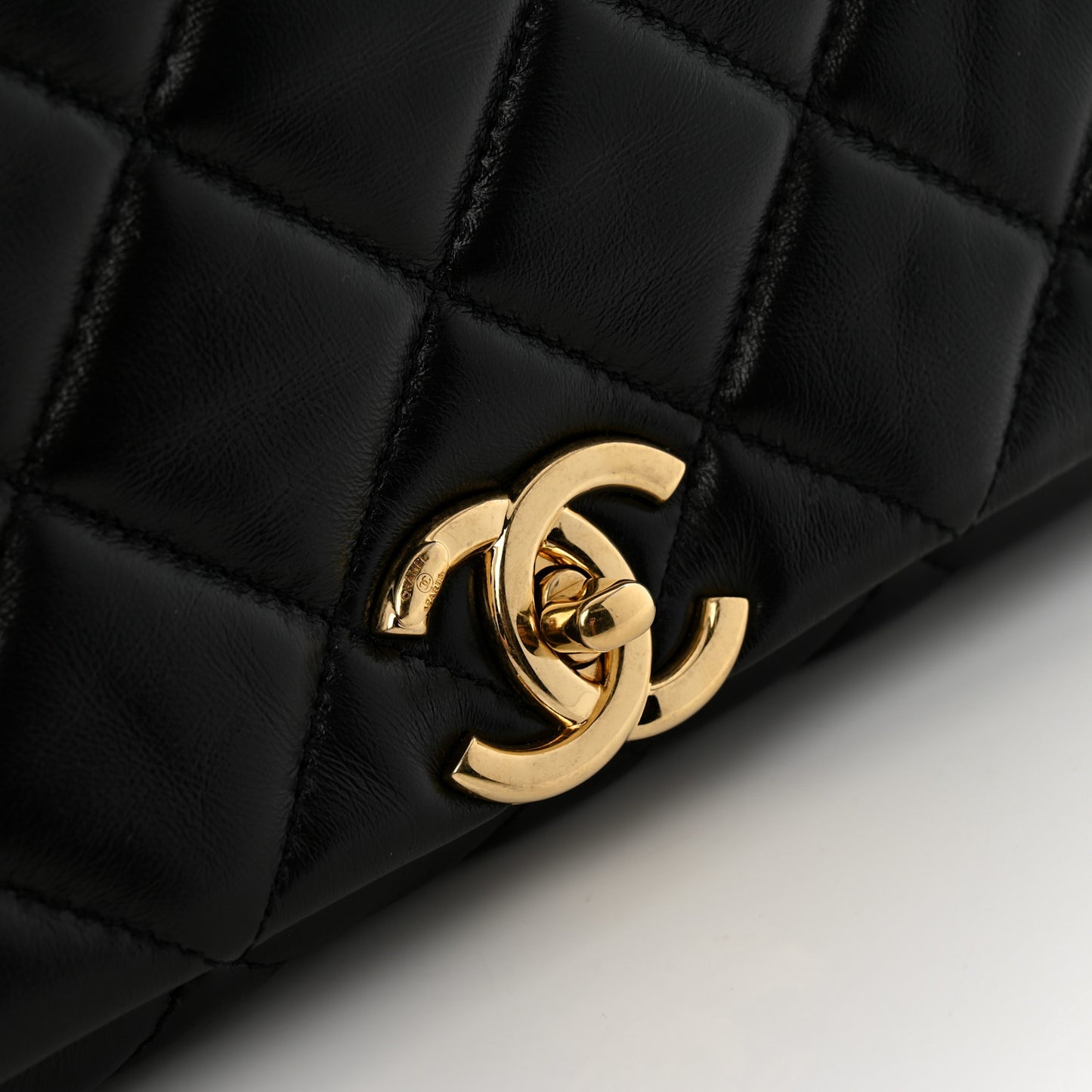 Lambskin Quilted Medium Color Match Flap Black