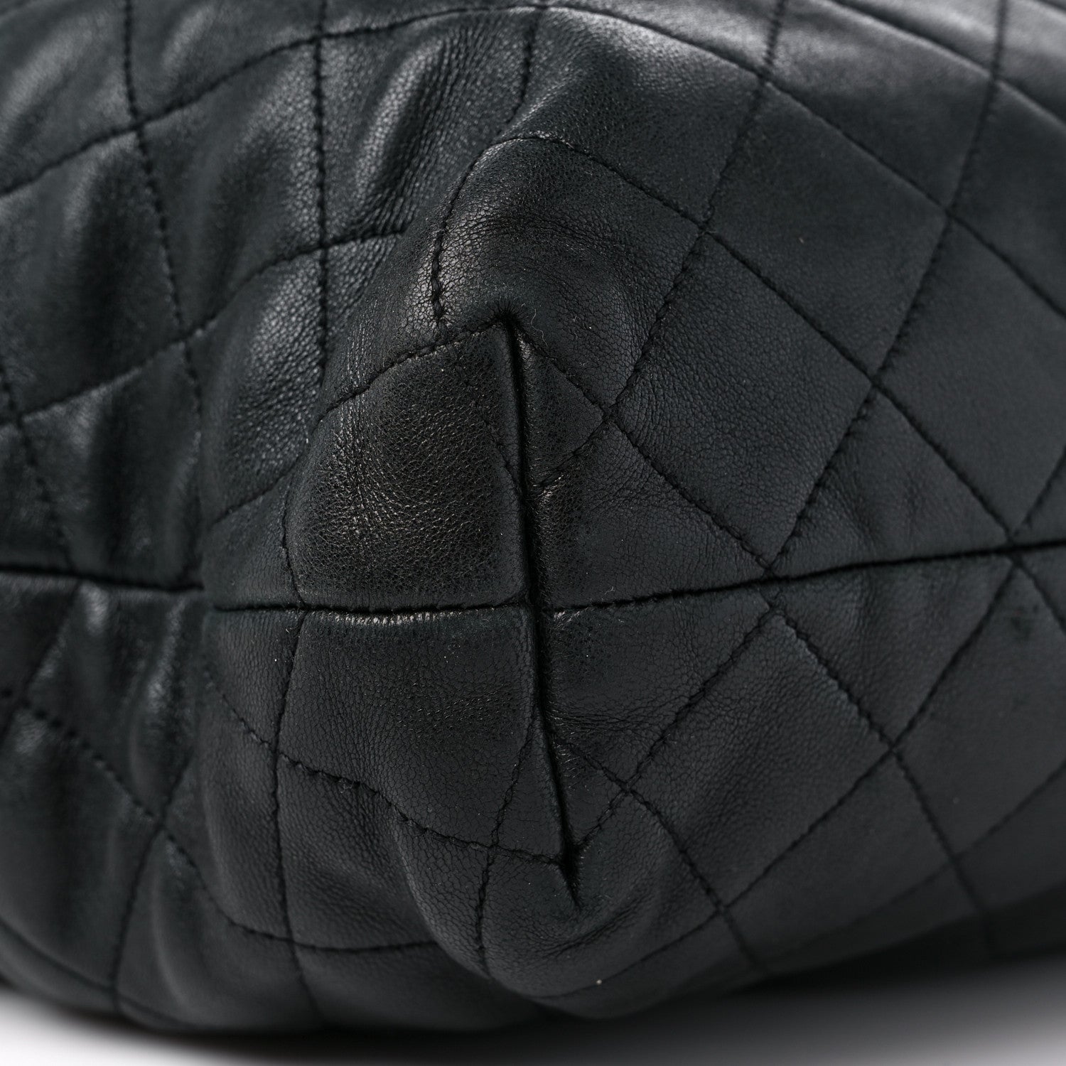 Saint Laurent Lambskin Quilted Maxi Icare Shopping Tote Black 8 of 17