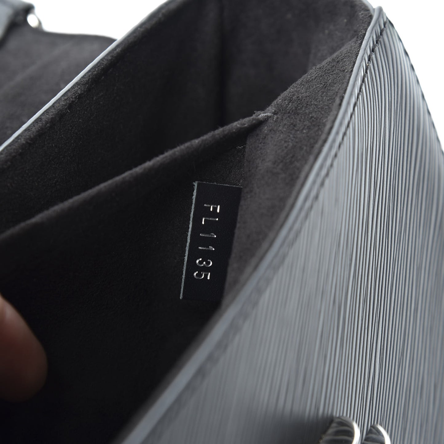 Epi Twist Shoulder Bag MM Black