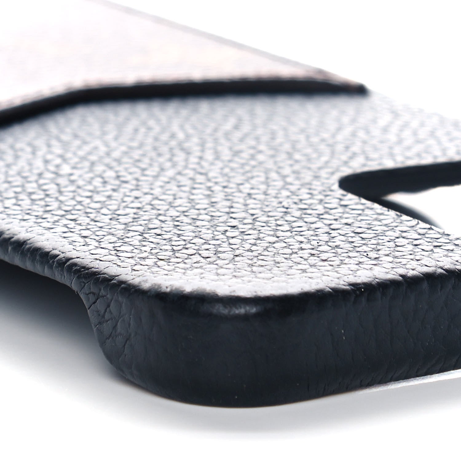 Louis Vuitton Monogram iPhone 12/12 Pro Bumper Black 11 of 13