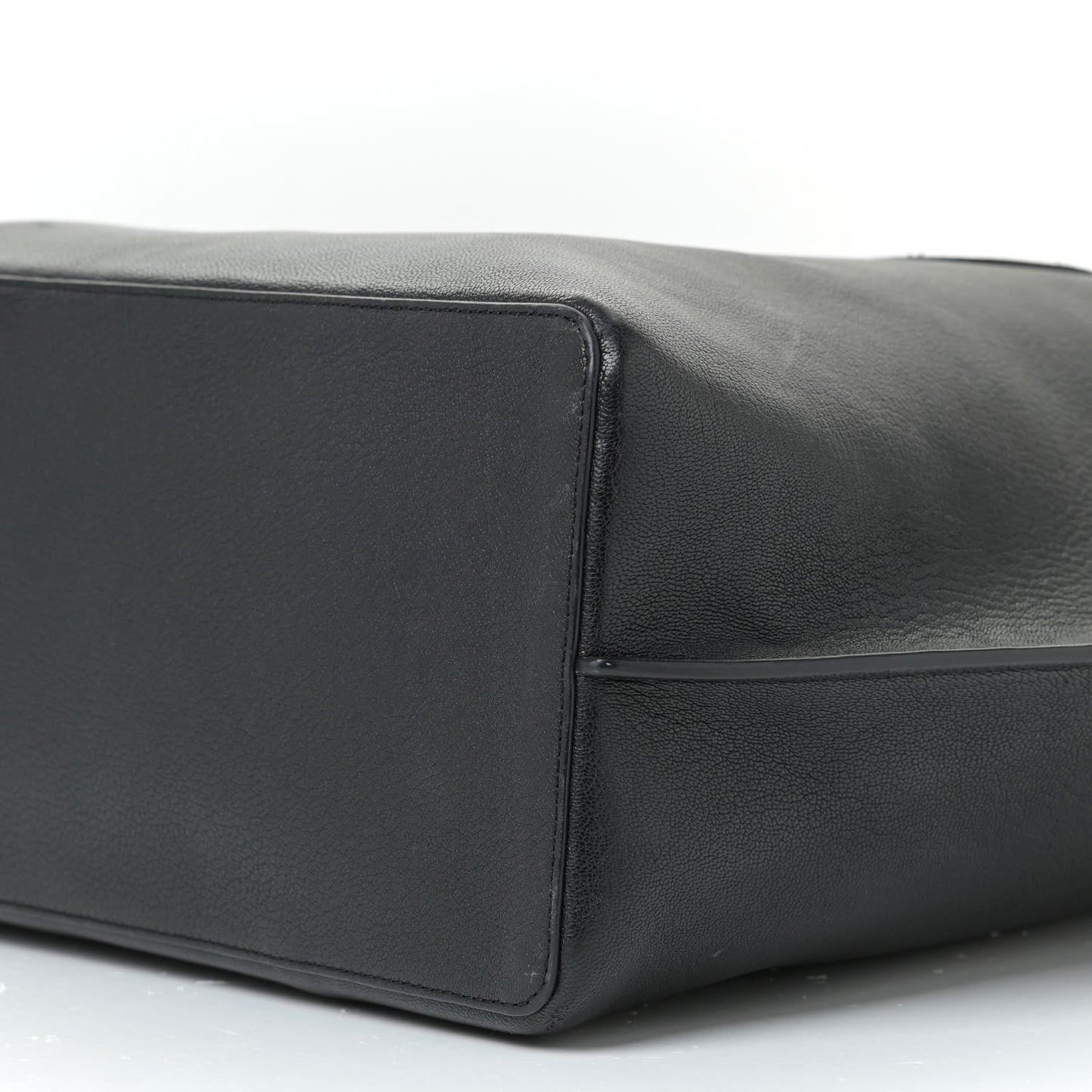 Calfskin Large Vlogo Tote Black