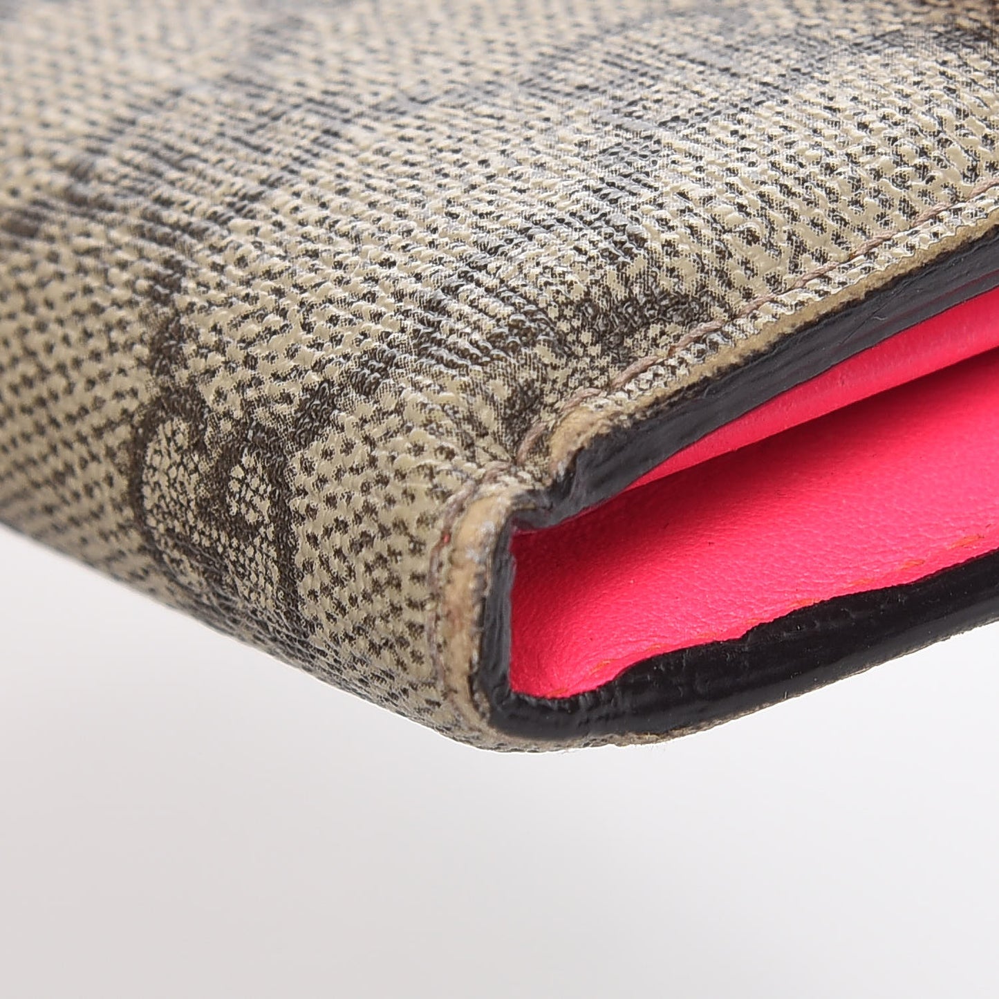 GG Supreme Monogram Continental Heart Wallet Fluorescent Fuchsia