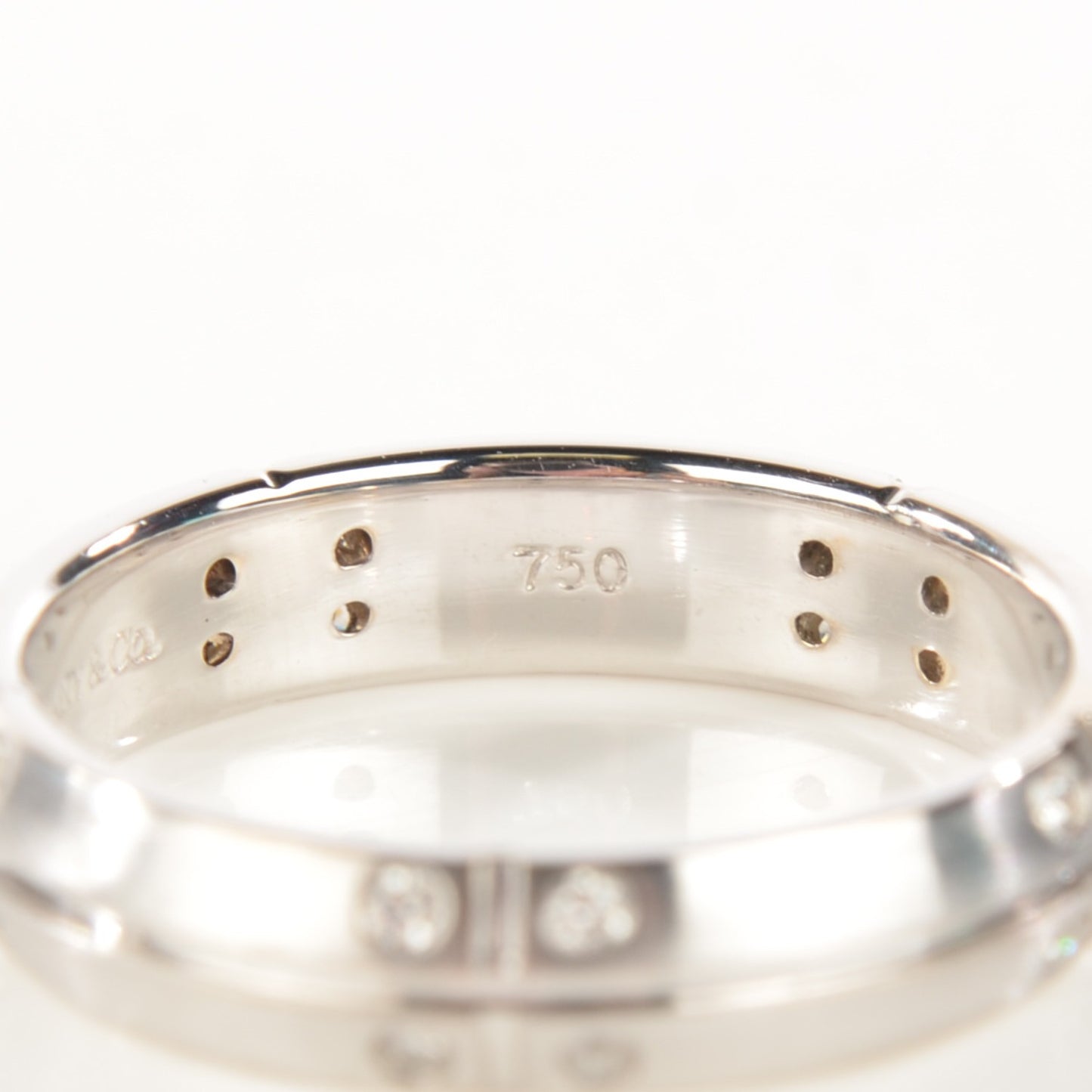18K White Gold Diamond Streamerica Ring 10