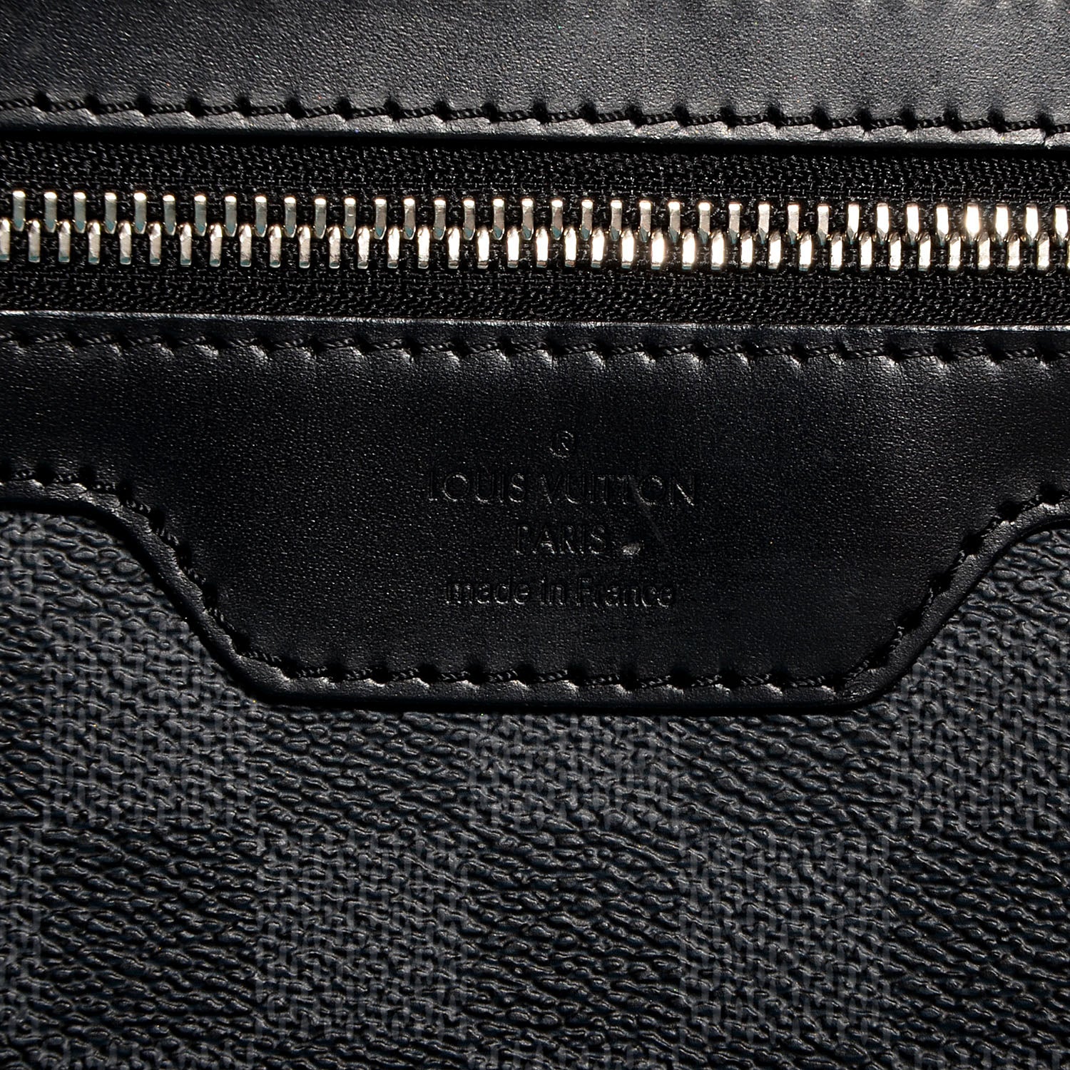 Louis Vuitton Damier Graphite Mick GM 6 of 7