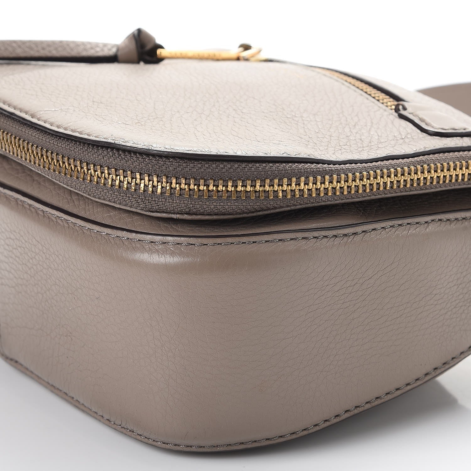 Marc Jacobs Pebbled Calfskin Recruit Nomad Crossbody Mink 22 of 24