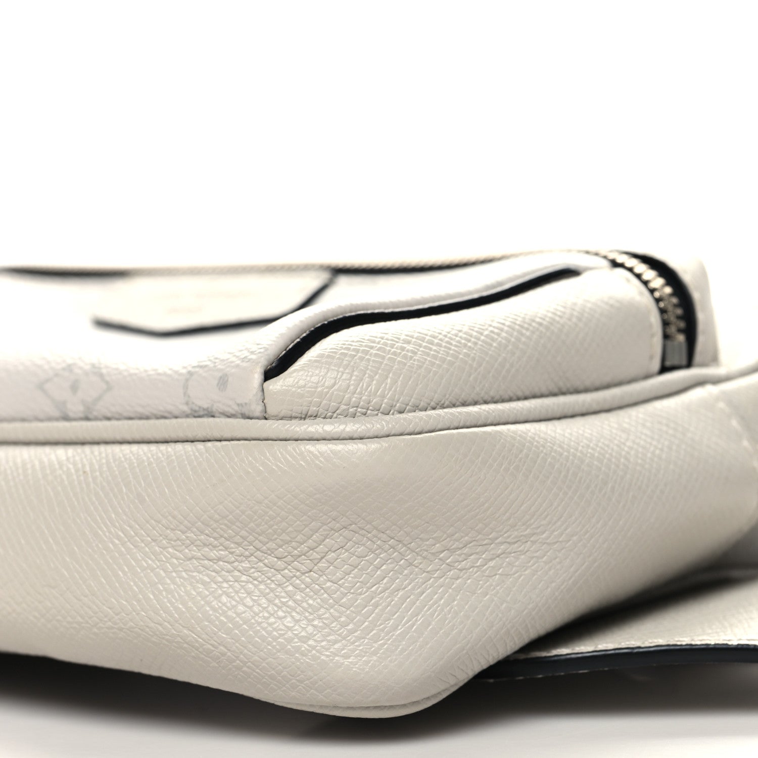 Louis Vuitton Taiga Monogram Outdoor Bumbag White 10 of 11
