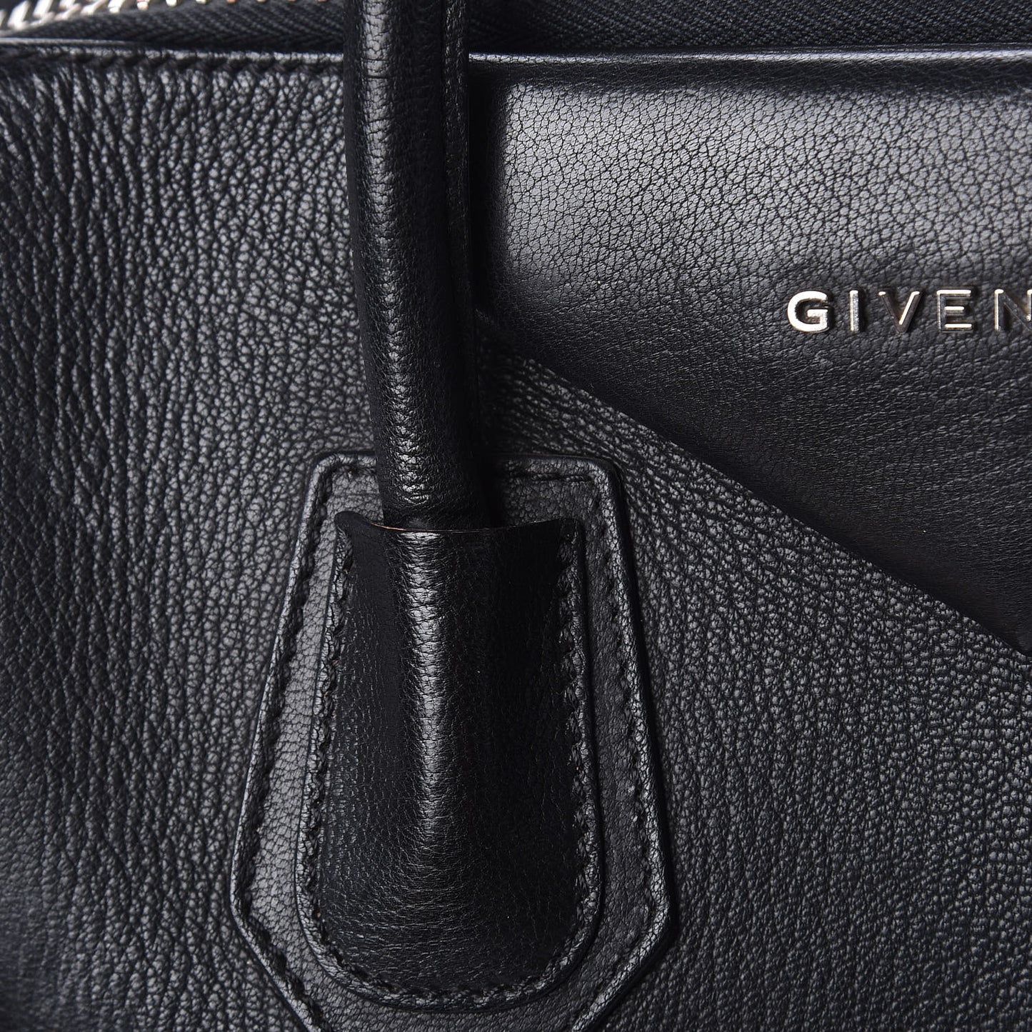Sugar Goatskin Medium Antigona Black