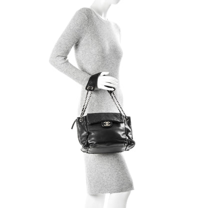 Chanel Lambskin Diamond Stitch Shoulder Bag Black 2 of 7