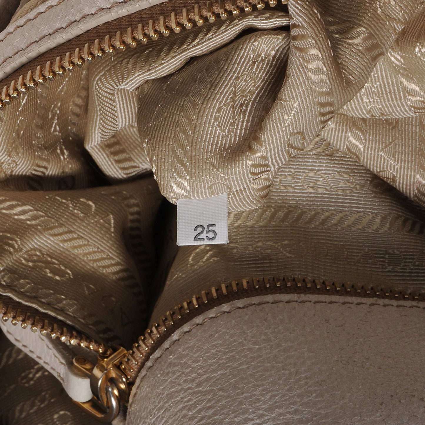 Cervo Lux Chain Tote Talco