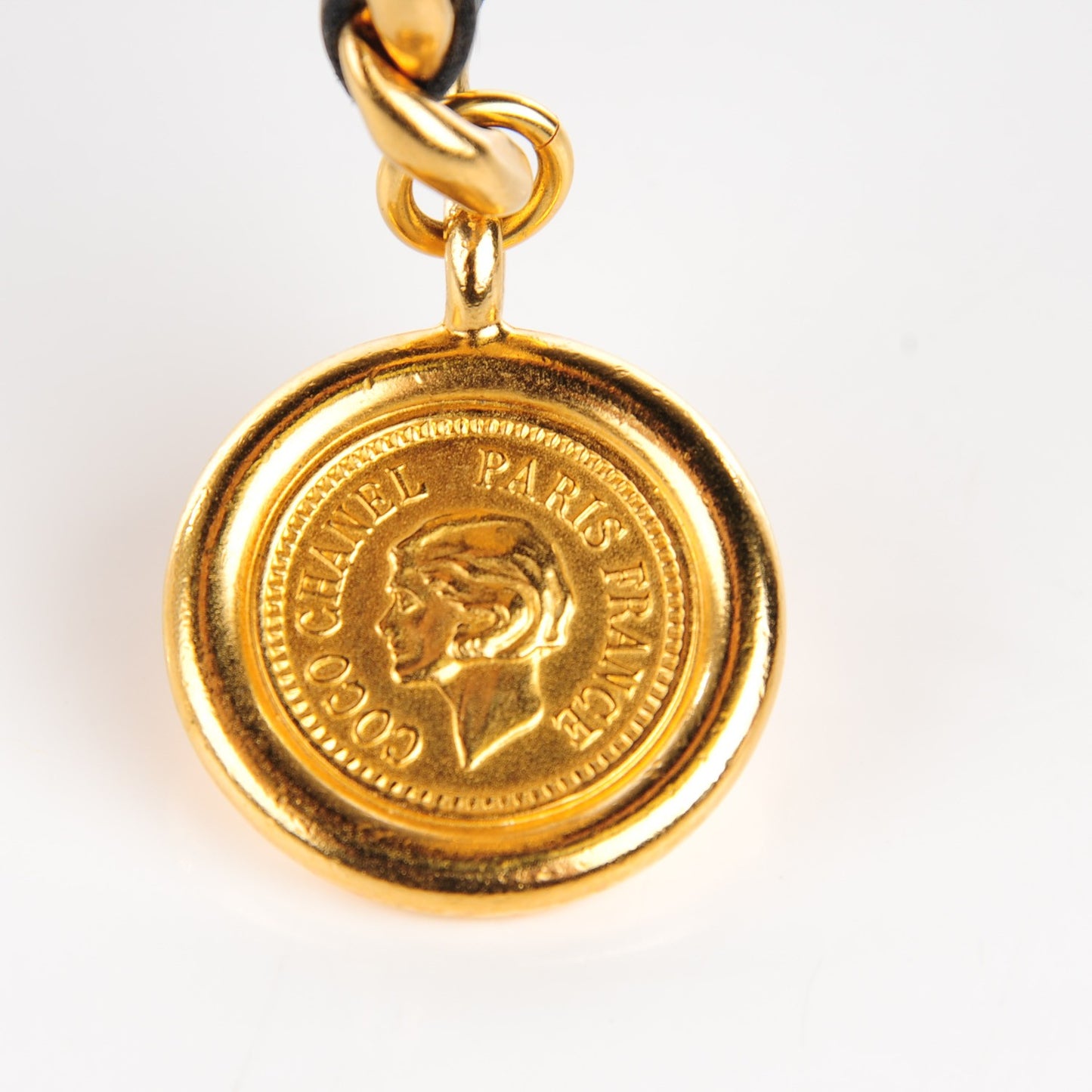 Lambskin Chain CC Medallion Belt Black Gold