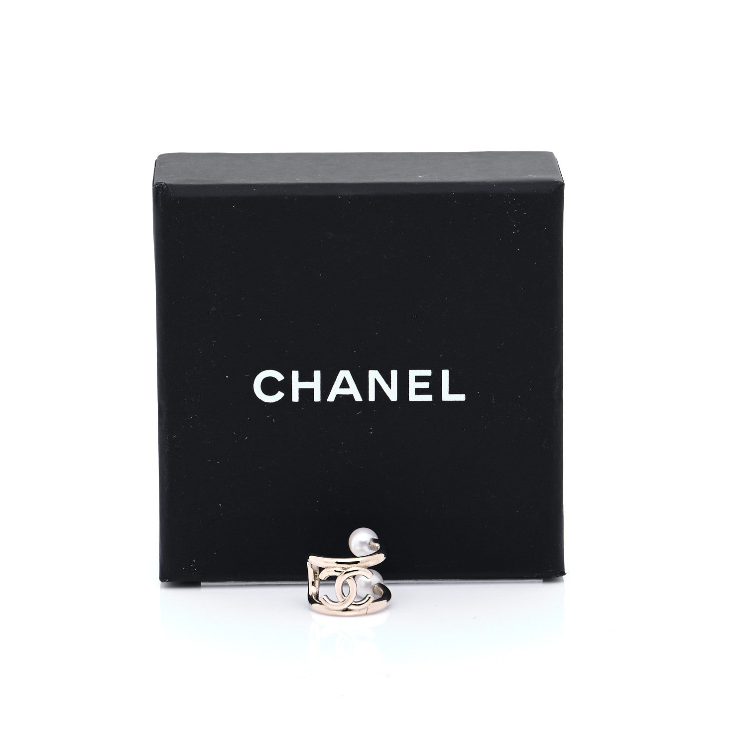 Chanel Pearl CC Single Ear Cuff Gold 6 of 6