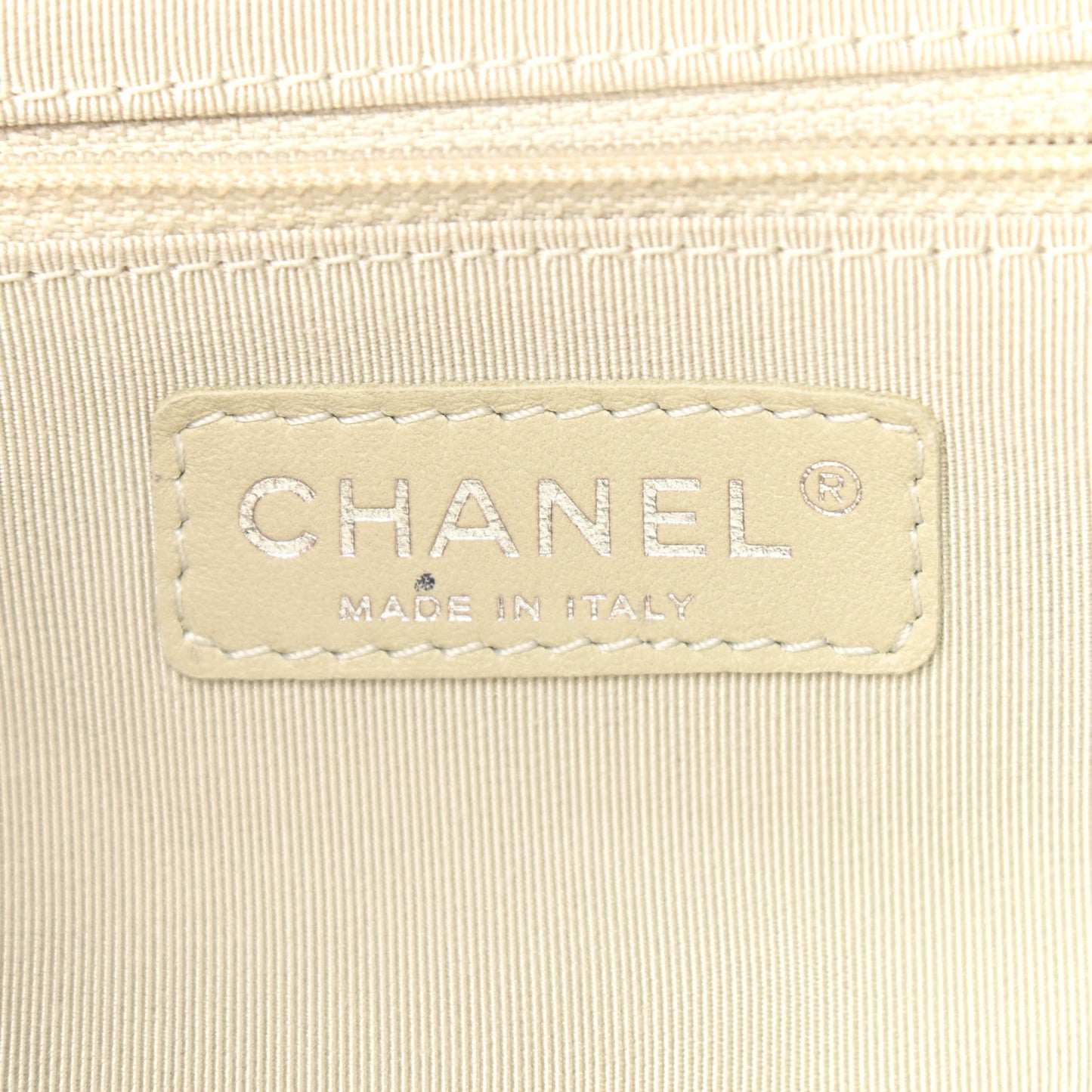 Washed Lambskin Quilted Medium Chain Around Messenger Black