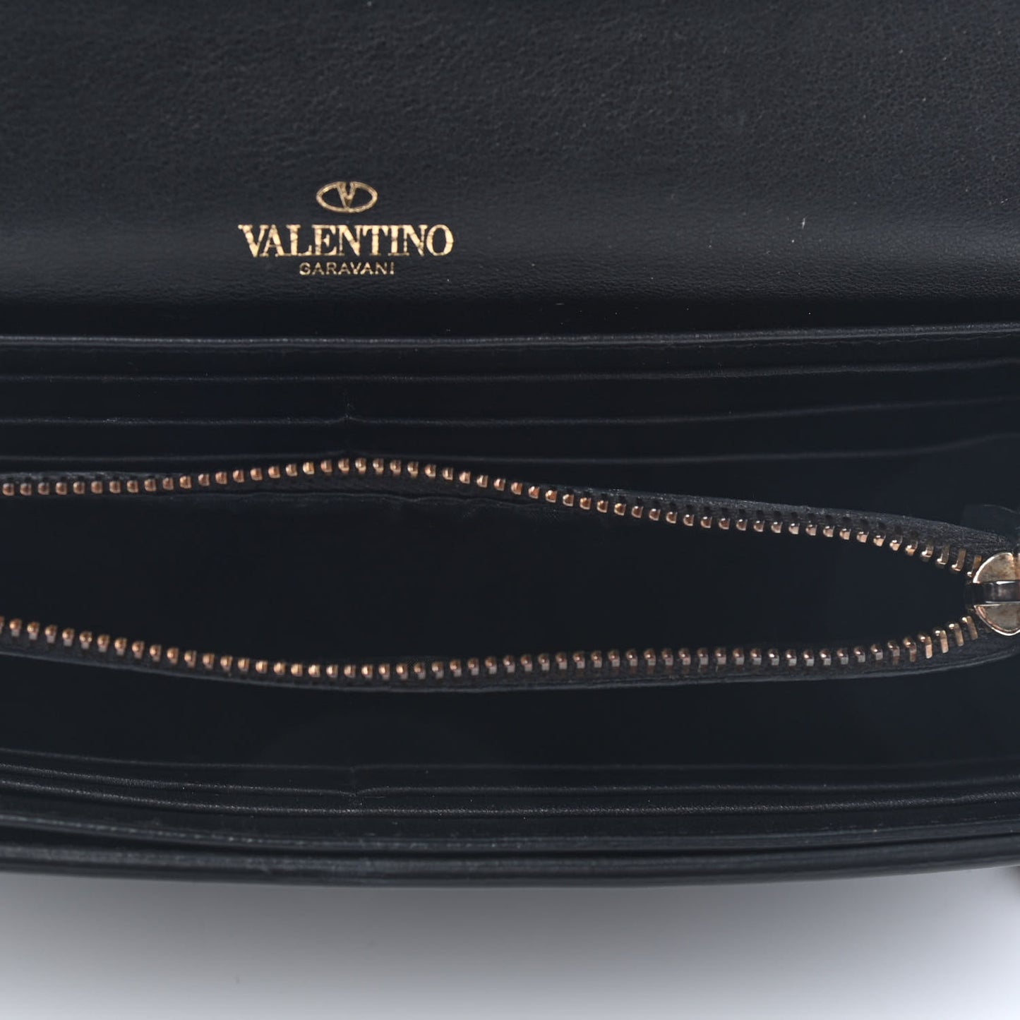 Vitello Rockstud Flap Wallet on Chain Black