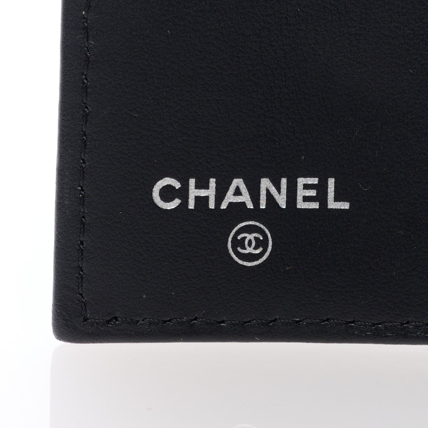 Goatskin Camellia Embossed 4 Key Holder Black
