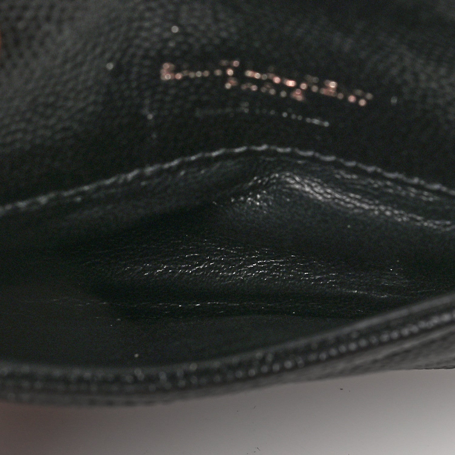 Saint Laurent Grain De Poudre Matelasse Chevron Monogram Monochrome Compact Wallet Black 5 of 6