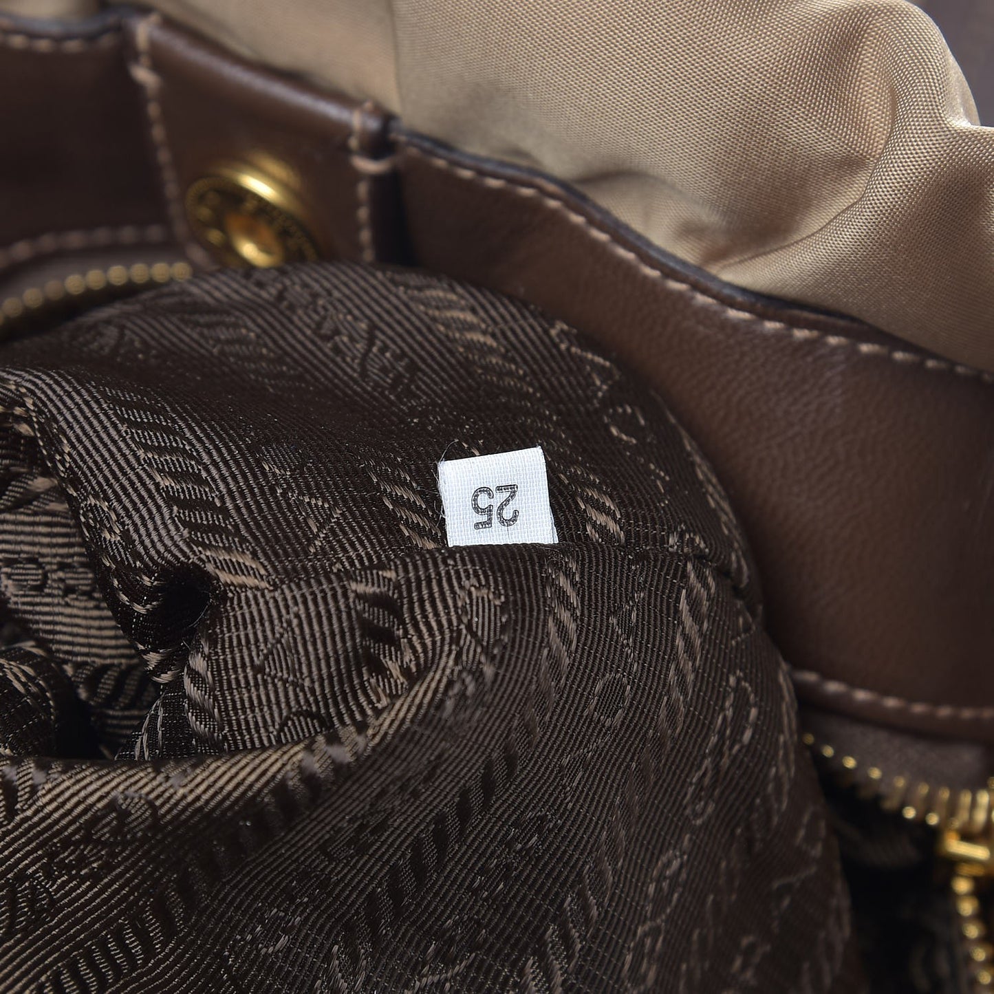 Tessuto Nylon Logo Tote Cammello