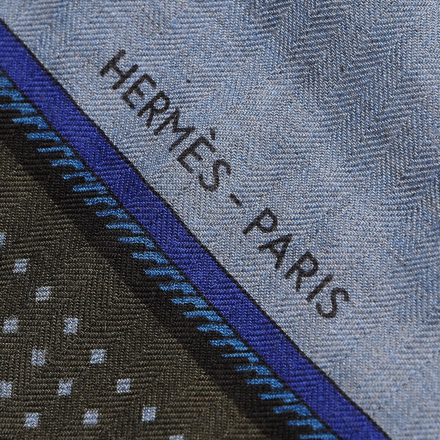 Cashmere Silk Les Voitures A Transformation Shawl 140 Bleu De Chine Kaki Marine