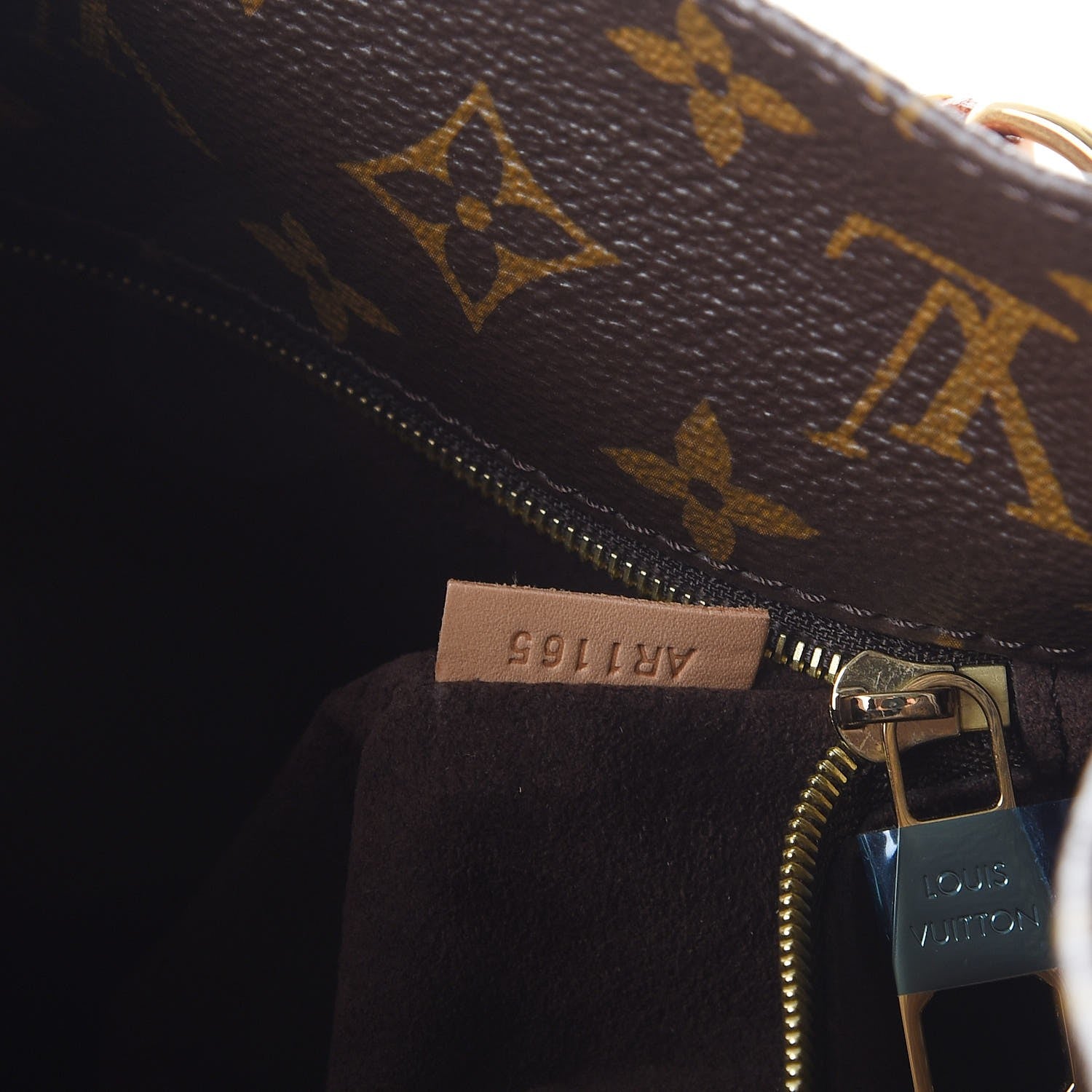 Louis Vuitton Monogram Metis 7 of 7