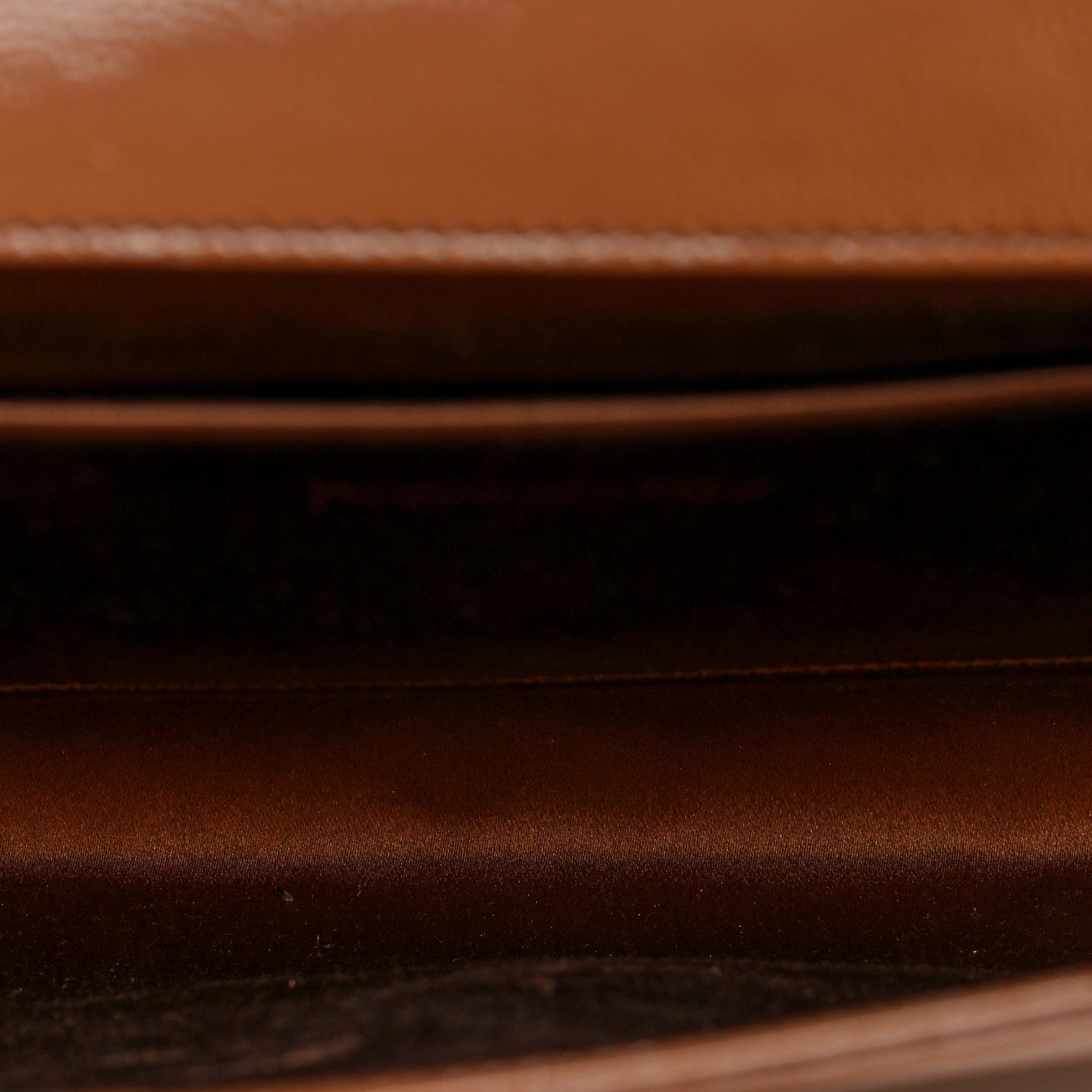 Saint Laurent Textured Patent Calfskin Monogram Large Belle De Jour Clutch Beige 5 of 7