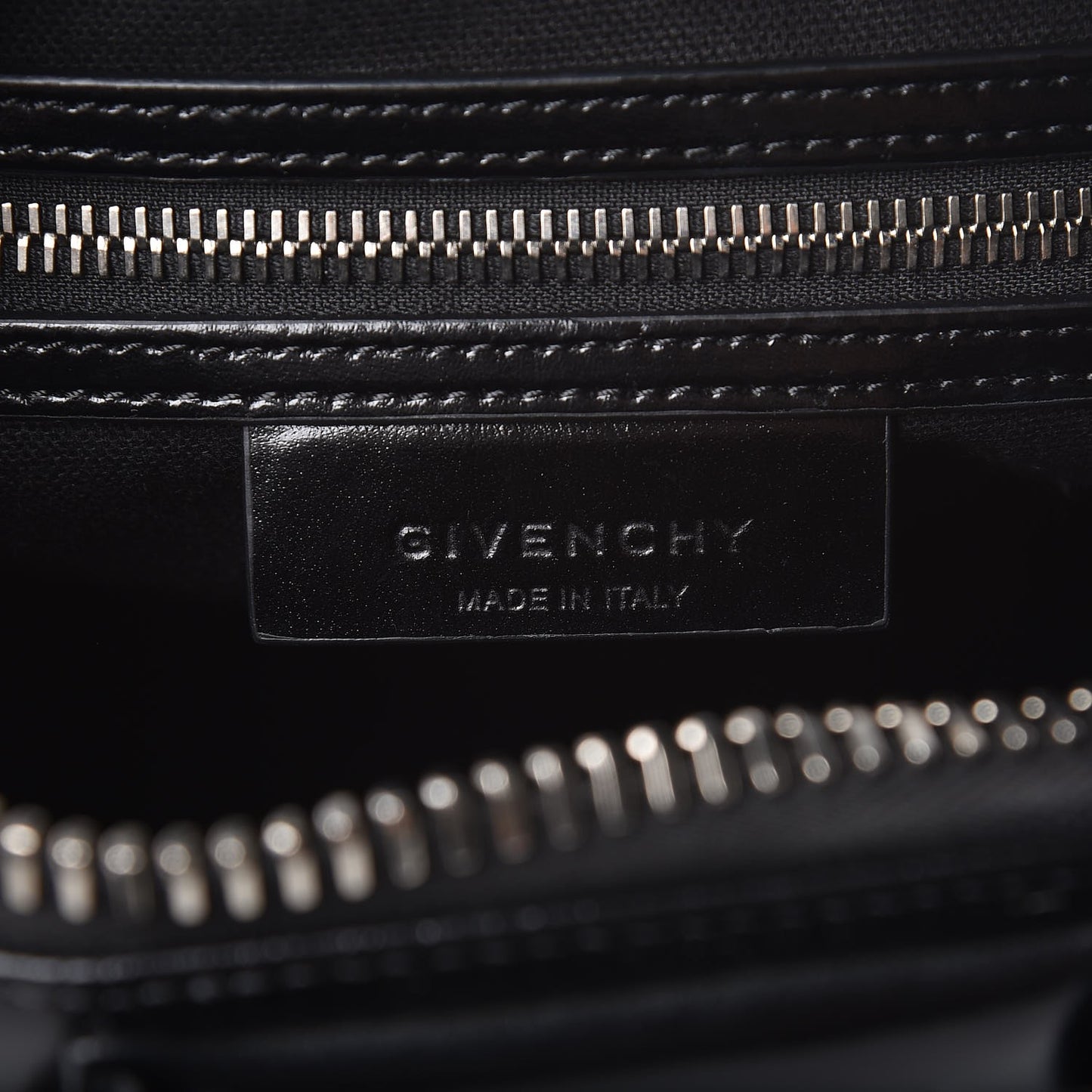 Shiny Lord Calfskin Mini Antigona Black