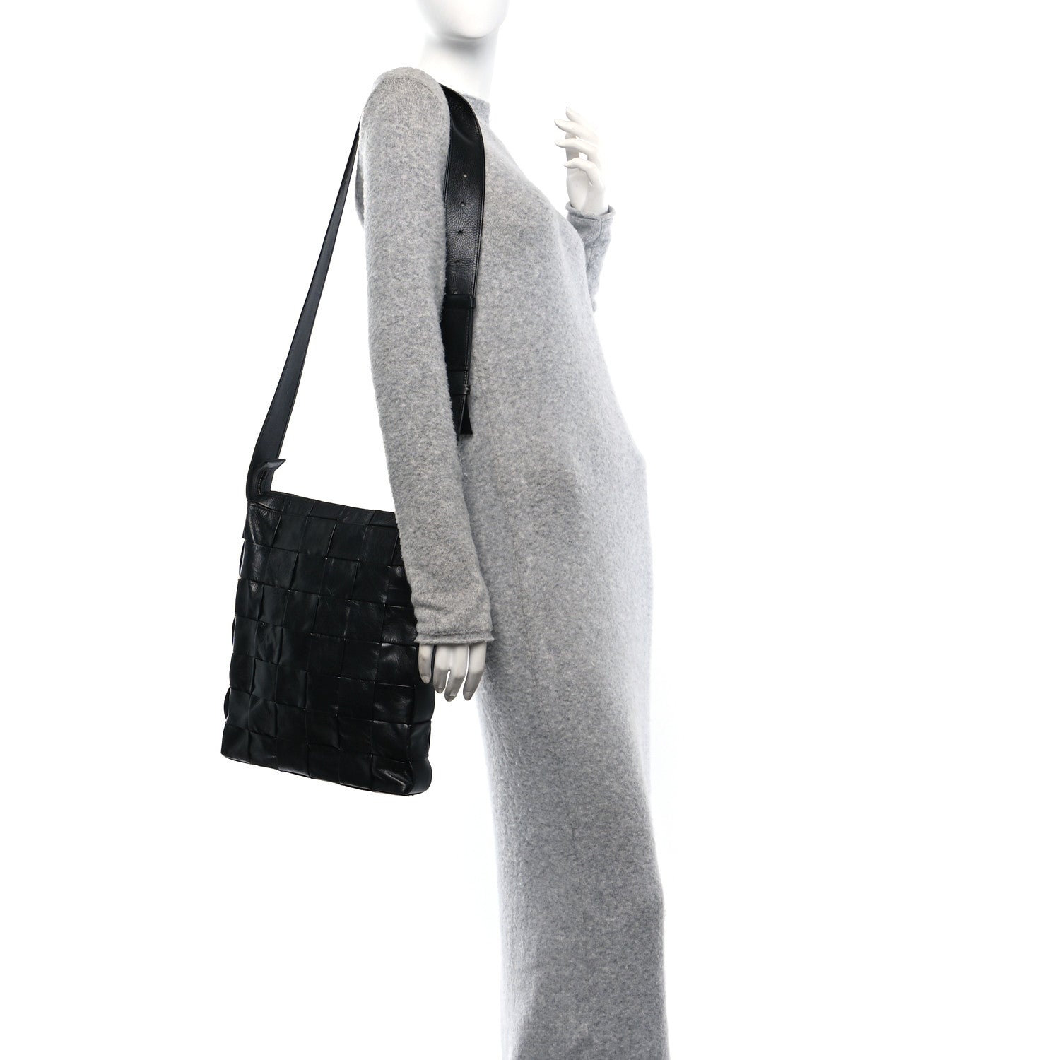 Bottega Veneta Paper Calfskin Maxi Intrecciato Cassette Messenger Black 2 of 10