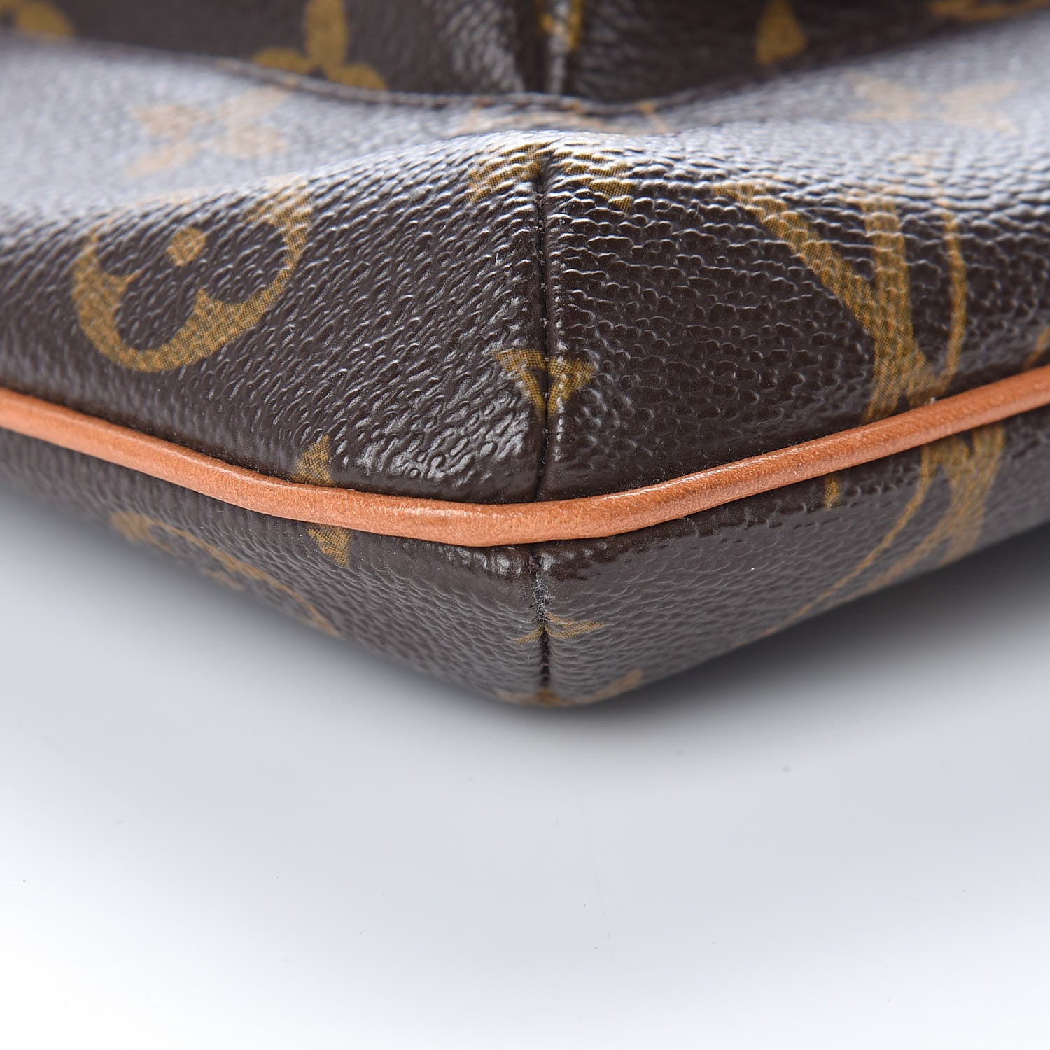 Louis Vuitton Monogram Partition Wristlet 8 of 9