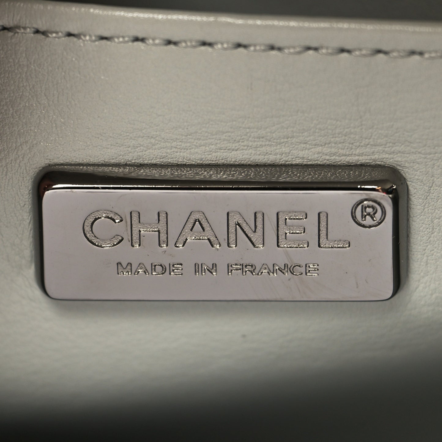 Snakeskin Clutch With Chain Flap Light Grey