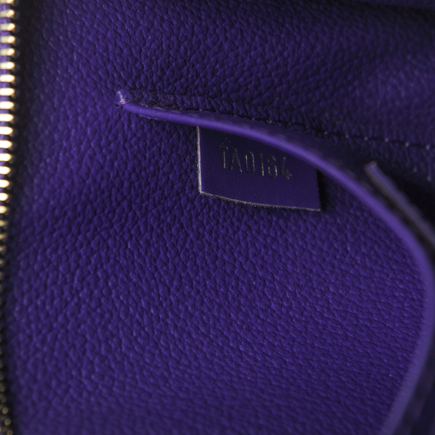 Louis Vuitton Epi Toiletry Pouch 19 Figue 7 of 7