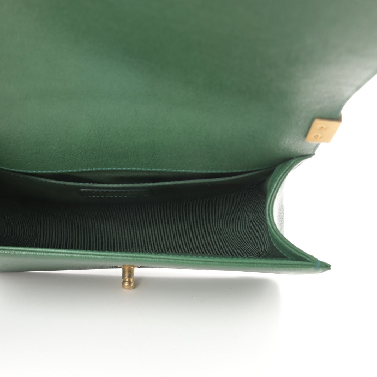 Caviar Quilted Medium Boy Flap Green