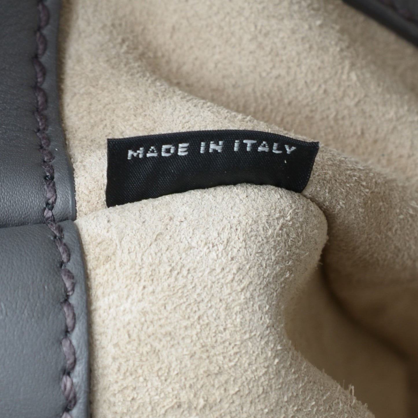 City Calf Medium Twin Pocket Tote Marmo