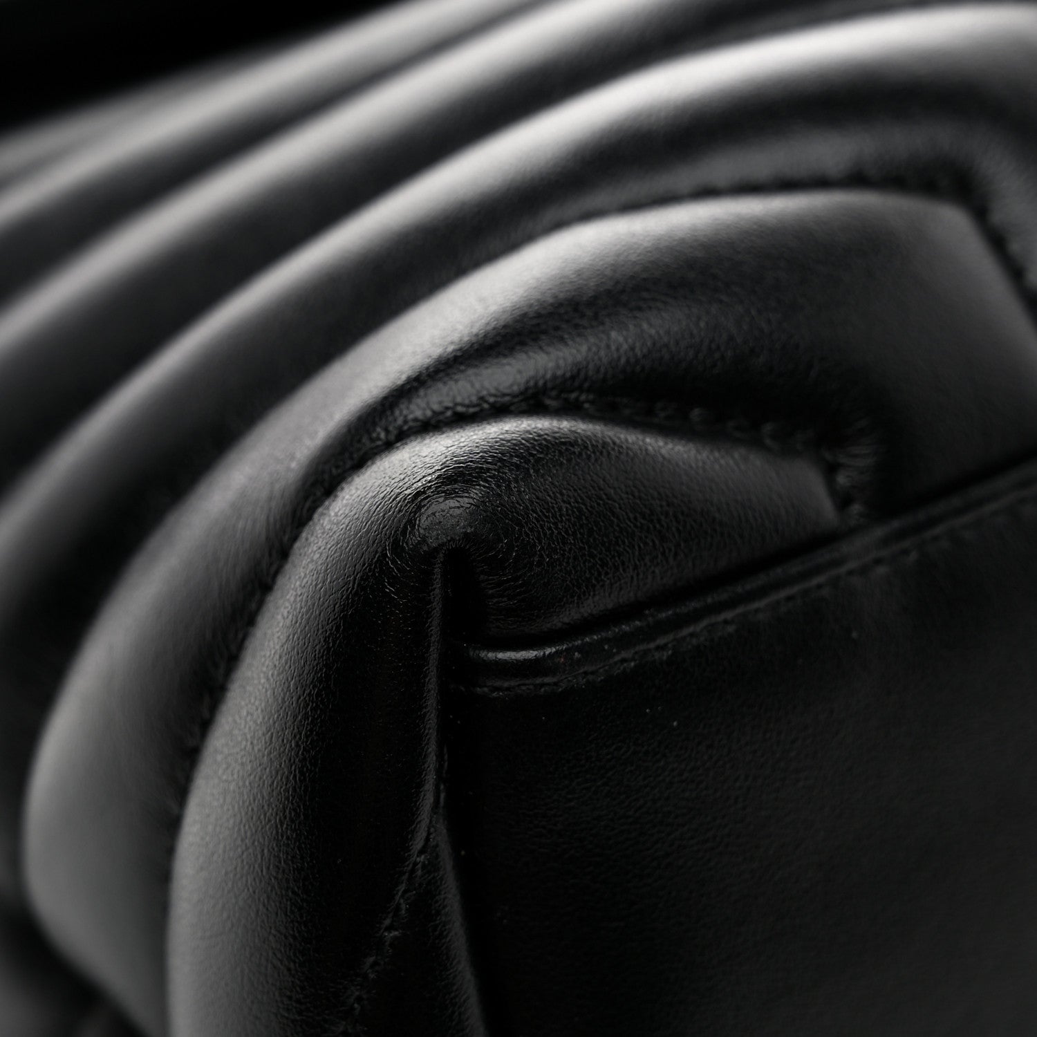 Saint Laurent Calfskin Y Quilted Monogram Monochrome Medium Loulou Chain Satchel Black 14 of 14