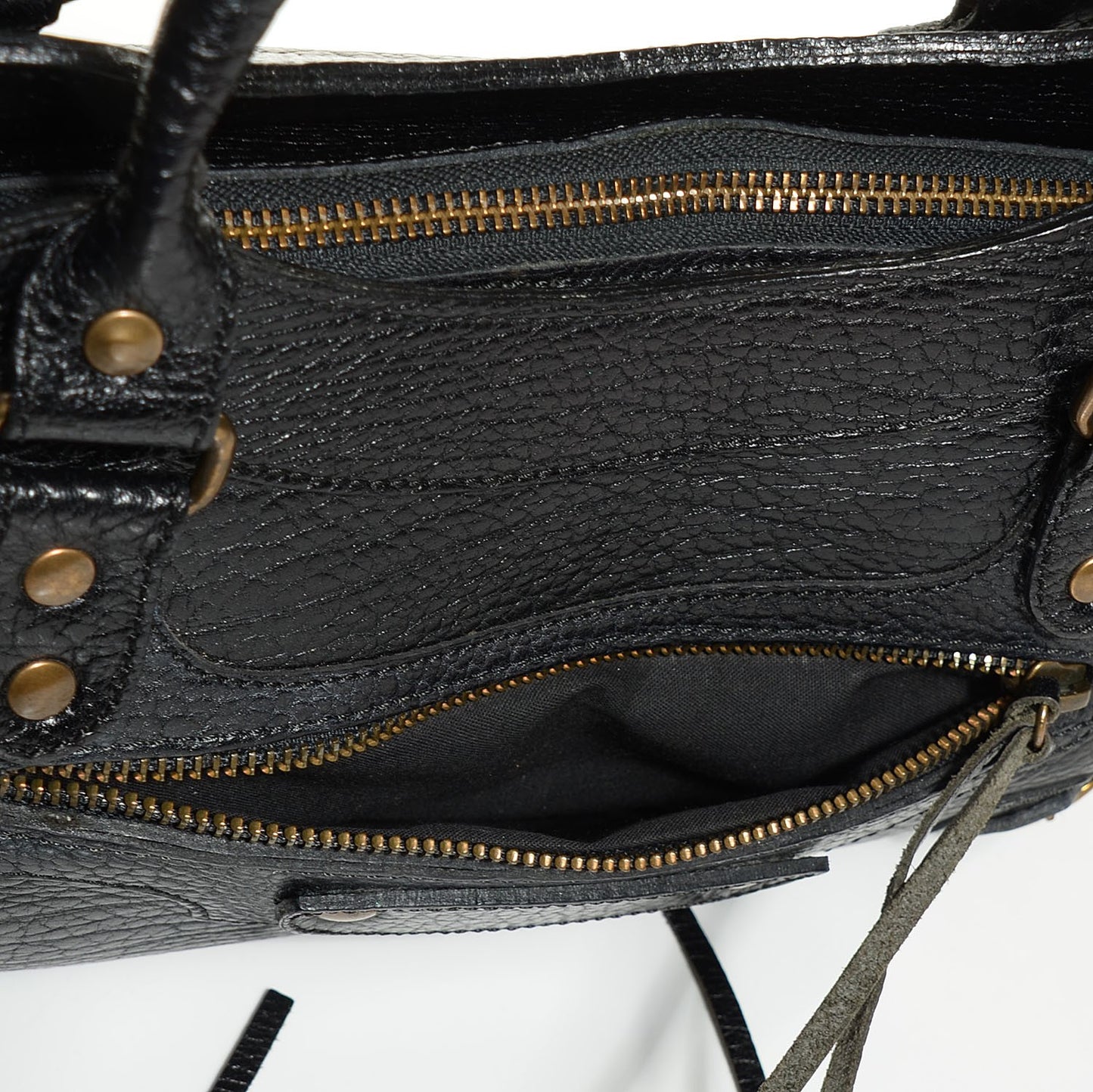 Pebbled Caribou Classic Hardware First Black