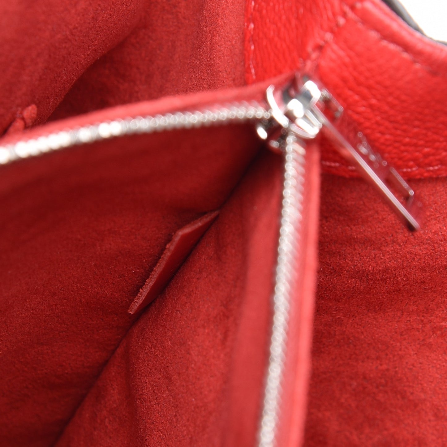 Grained Calfskin Very One Handle Rubis