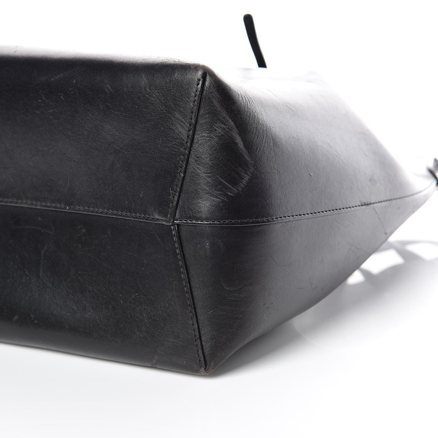 Vegetable Tanned Calfskin Bucket Bag Black Flamma