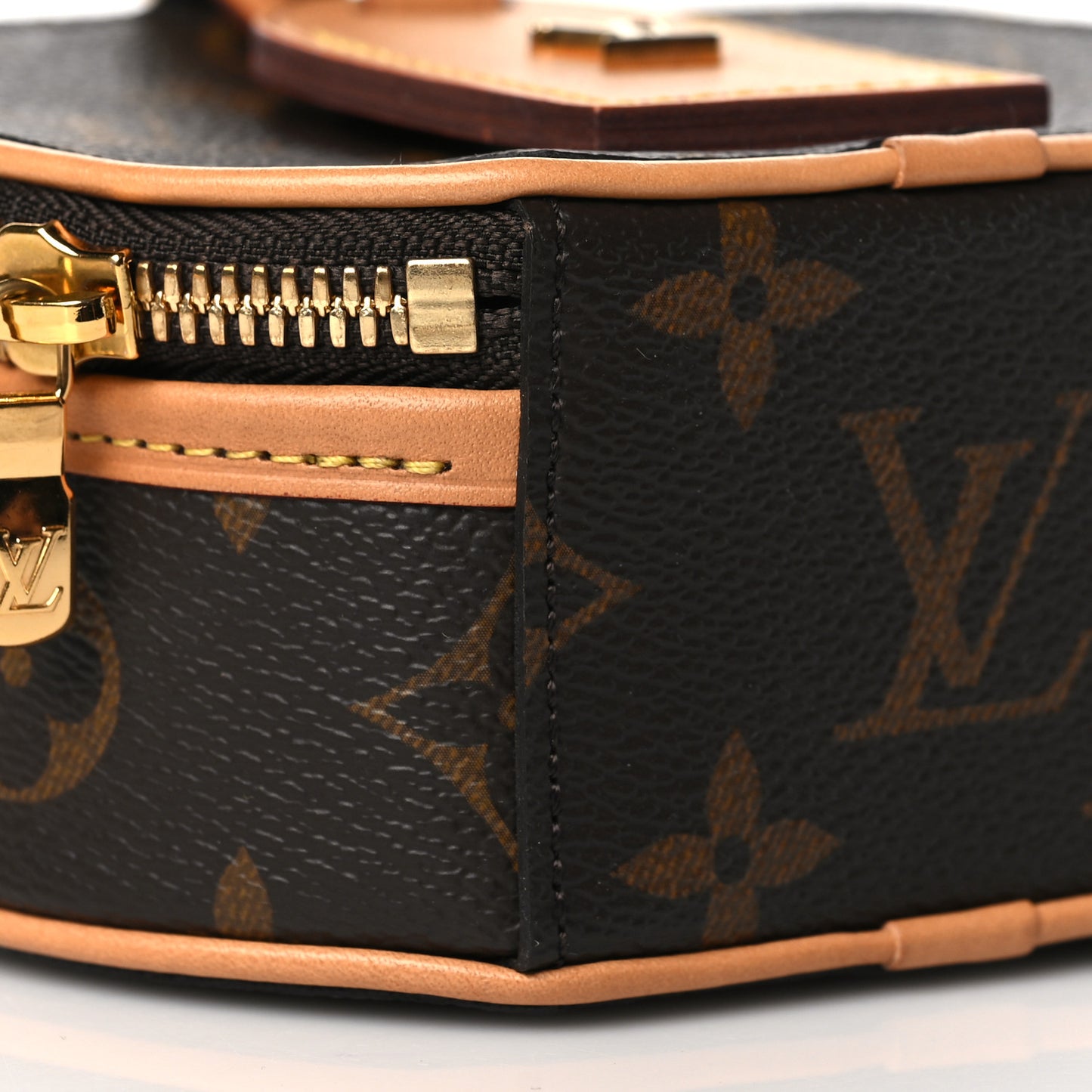 Monogram Mini Boite Chapeau