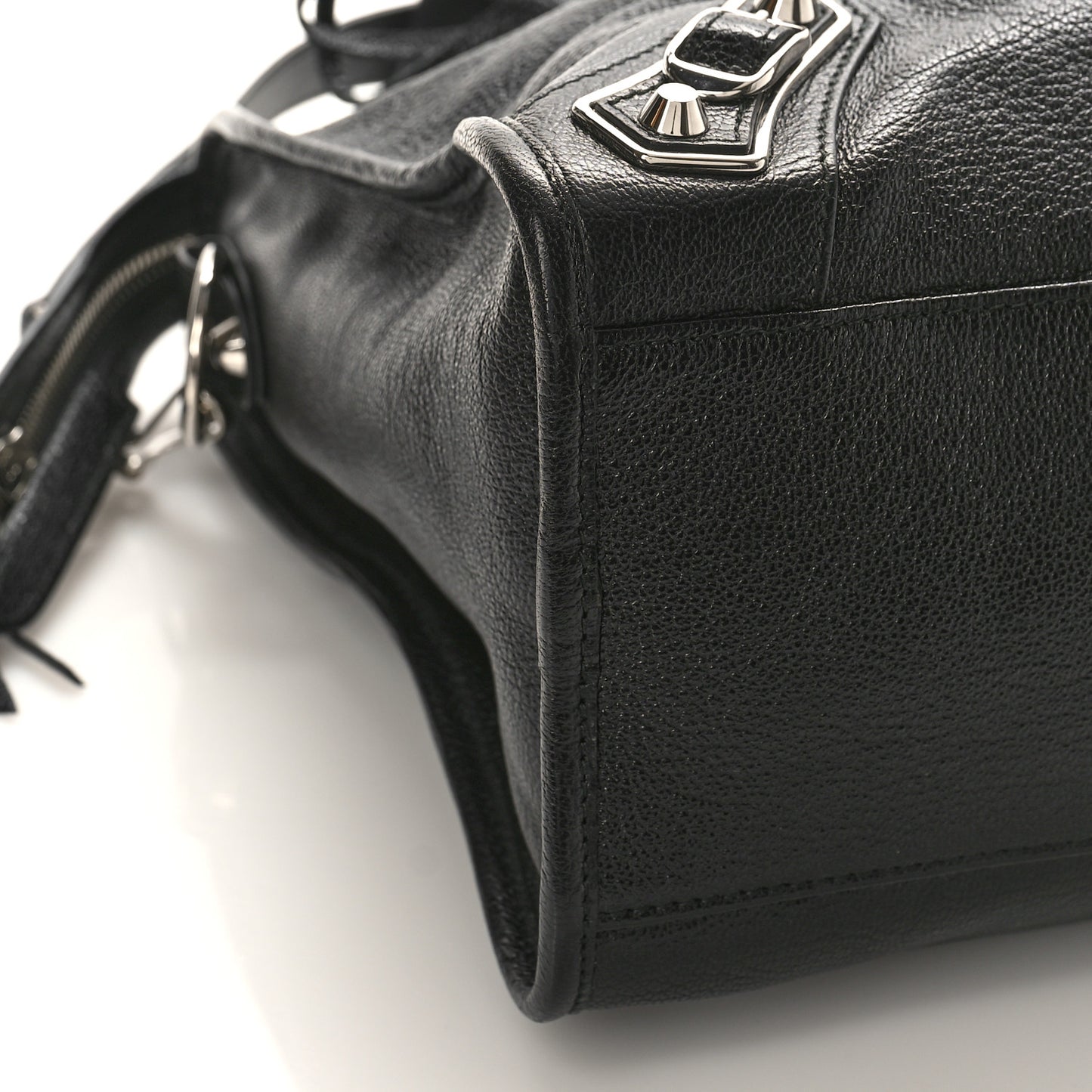 Chevre Silver Metallic Edge Hardware City Black