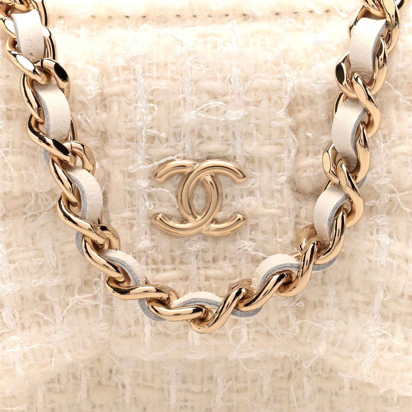 Tweed Quilted Bow Flap Card Holder On Chain White