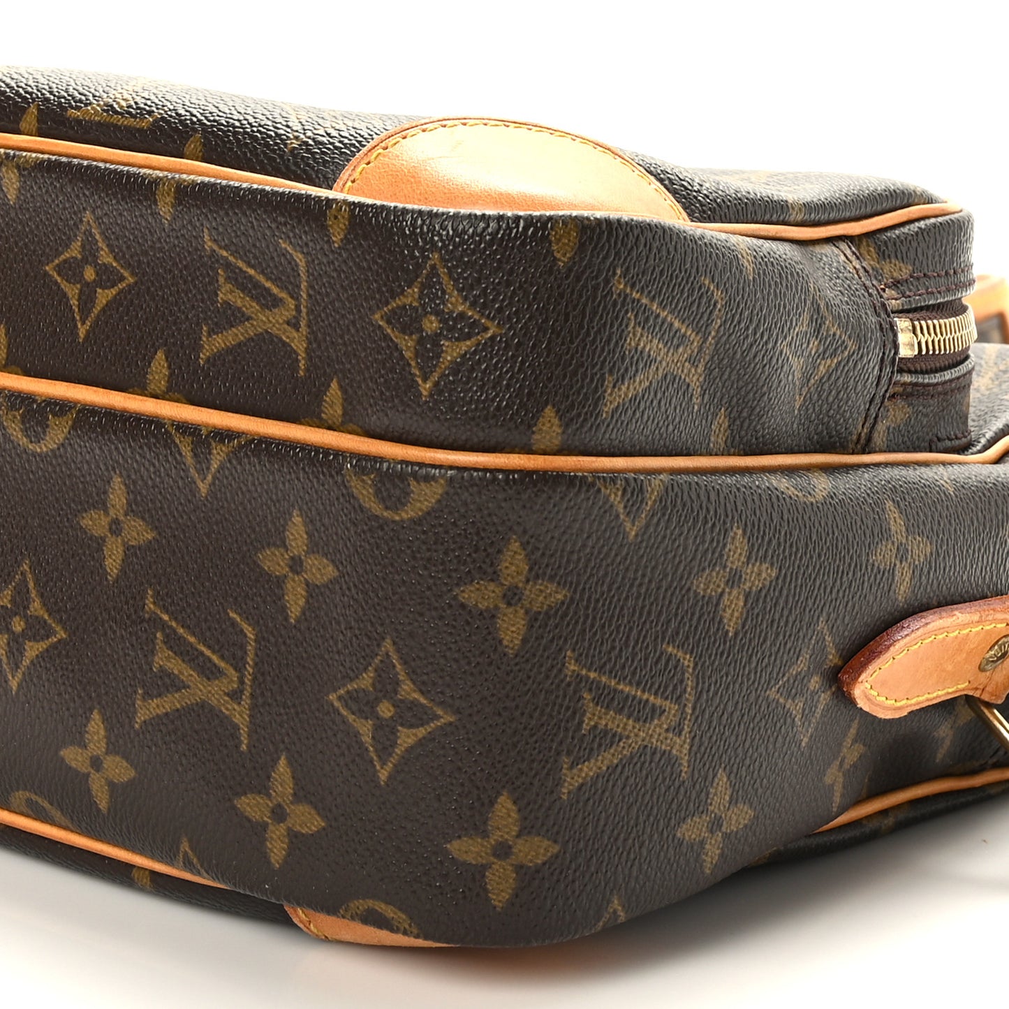 Monogram Nil 28