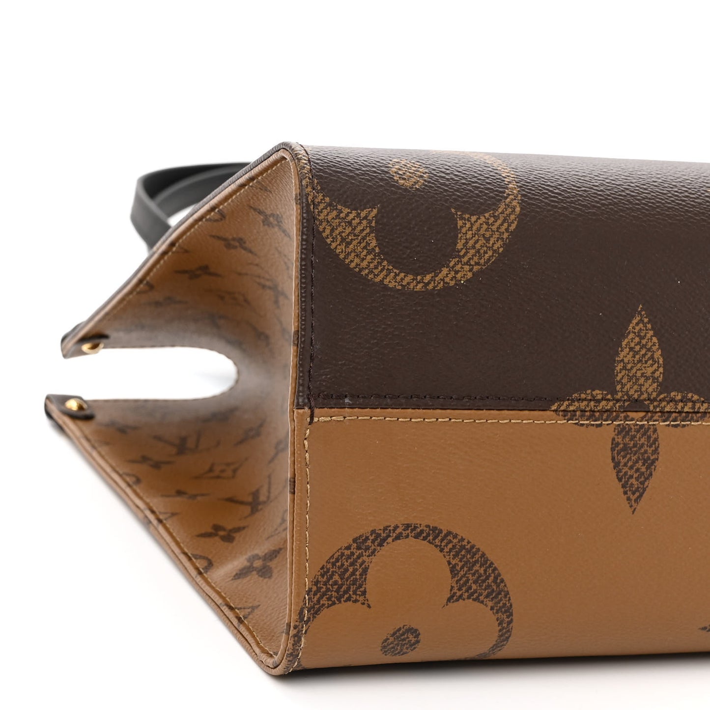 Reverse Monogram Giant Onthego MM