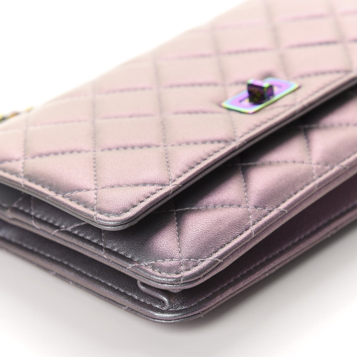 Iridescent Lambskin Quilted Reissue Wallet On Chain WOC Light Purple
