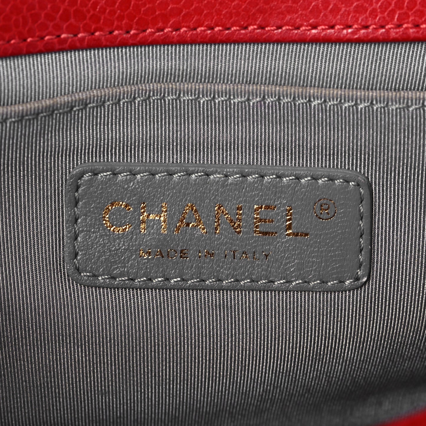 Caviar Quilted Medium Boy Flap Red