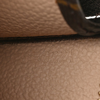 Louis Vuitton Monogram Toiletry Pouch 15 6 of 9