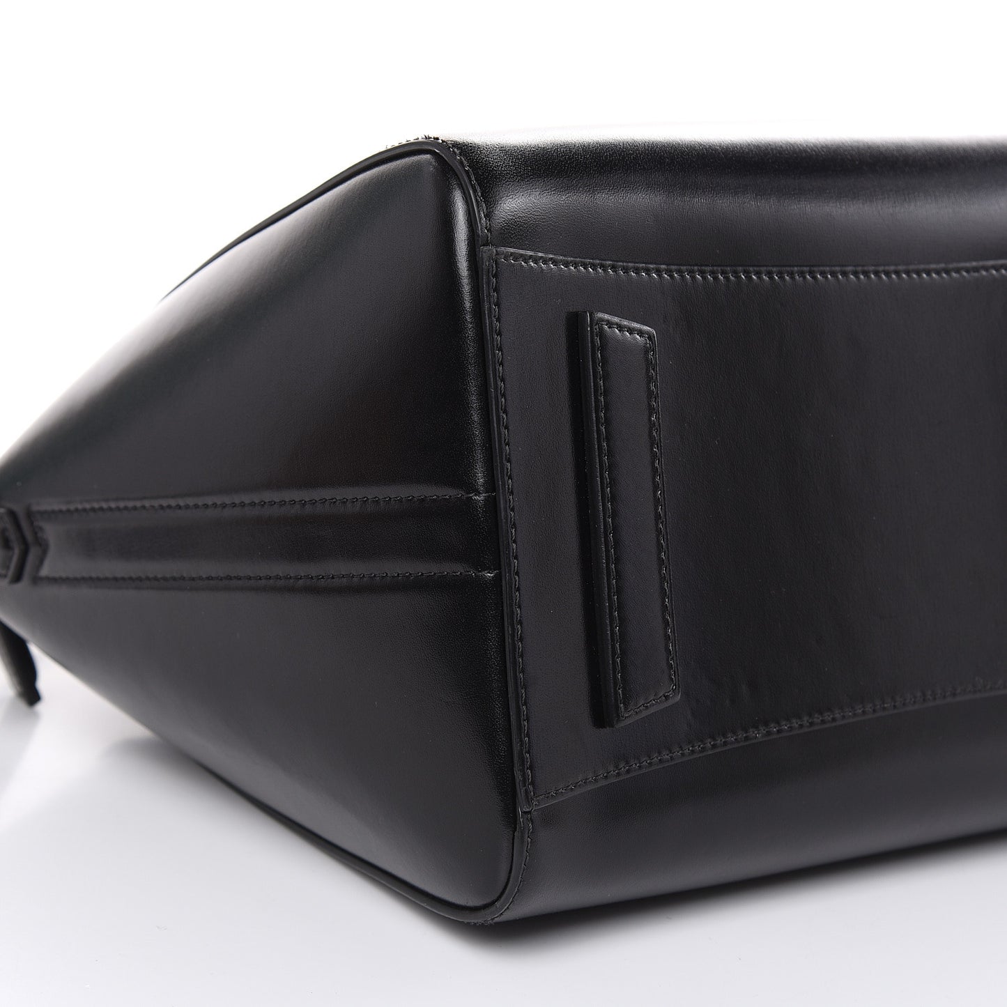 Shiny Lord Calfskin Medium Antigona Black
