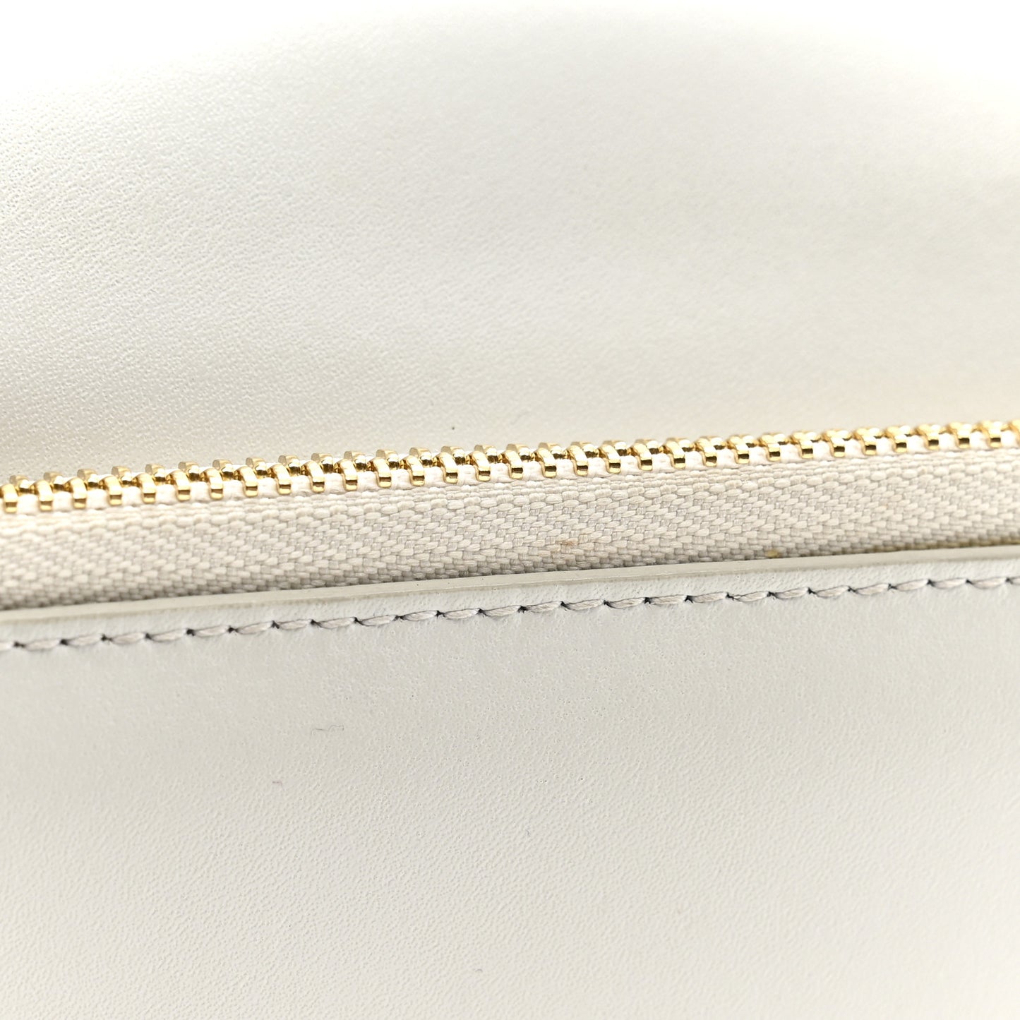 Smooth Calfskin Vara Bow Chain Flap Crossbody White