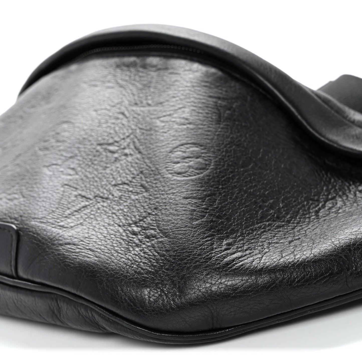 Calfskin Monogram Shadow Discovery Bumbag Black