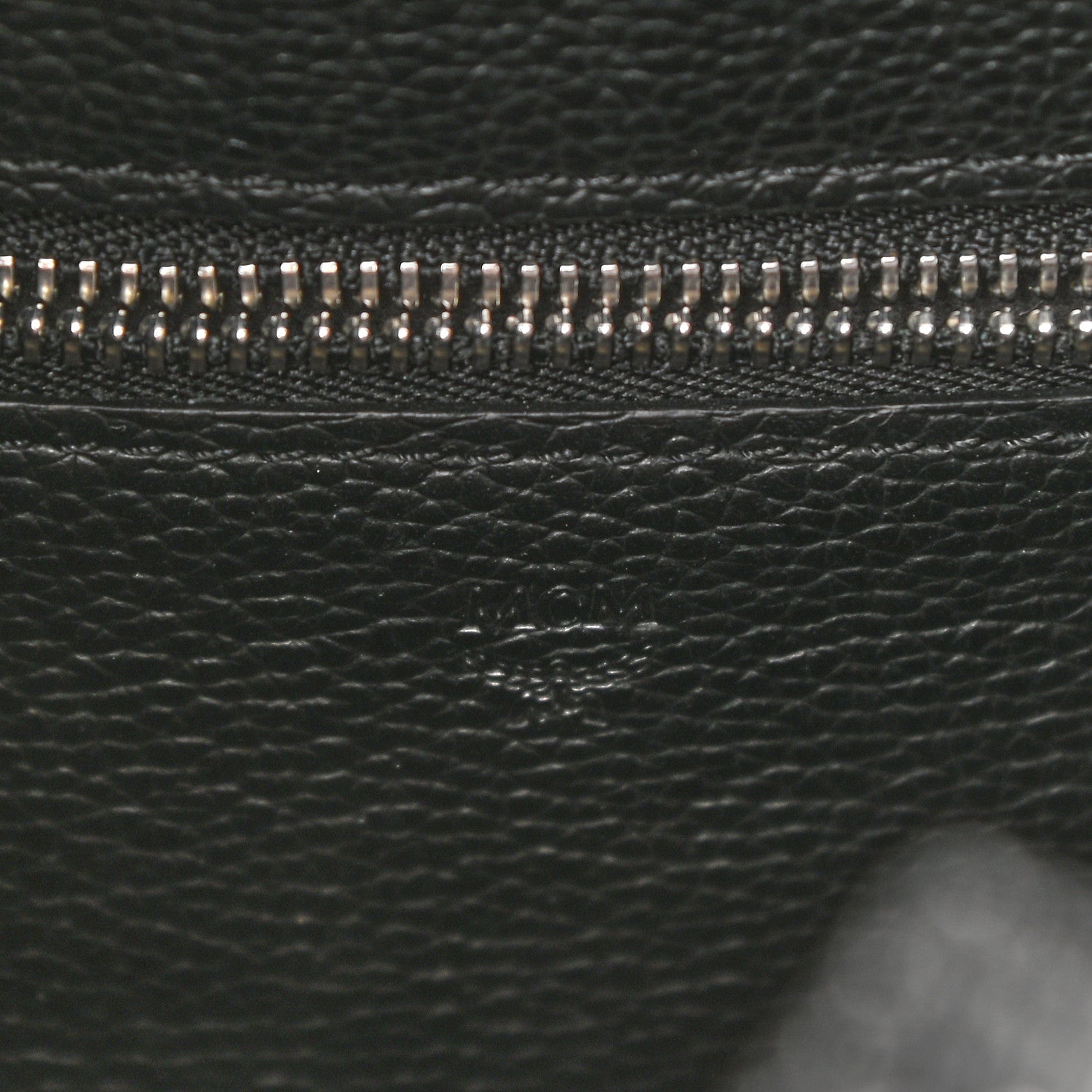 MCM Grained Calfskin Visetos Medium Sarah Hobo Black 6 of 11