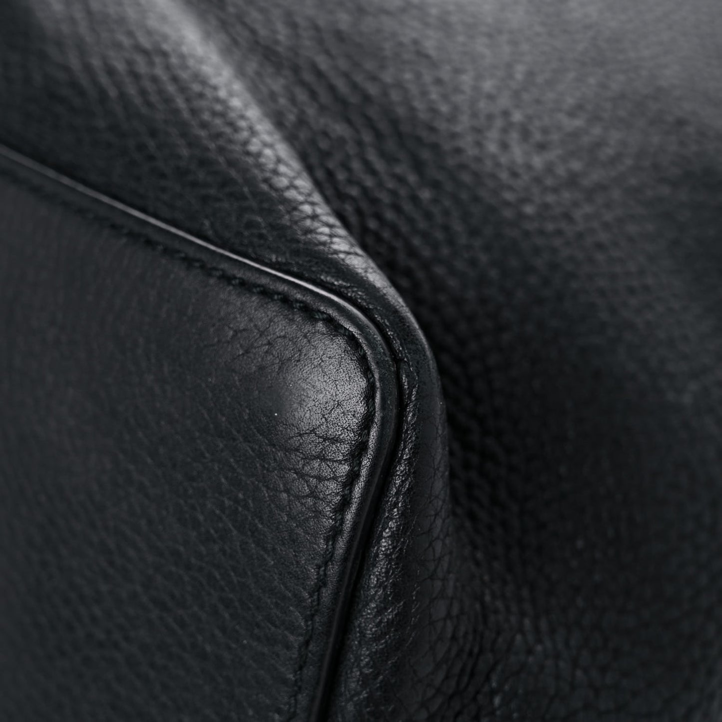 Pebbled Calfskin Large Soho Hobo Black